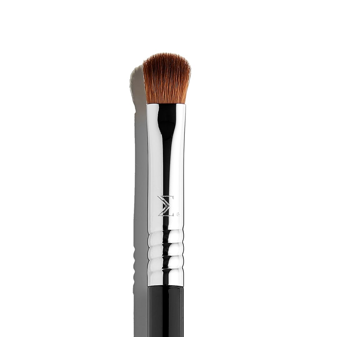 Sigma Beauty Professional E54 Medium Sweeper Brush - Professional Eyeshadow Brush for Controlled Lid Application, Packing on Metallic Shades Beauty & Personal Care Sigma Beauty