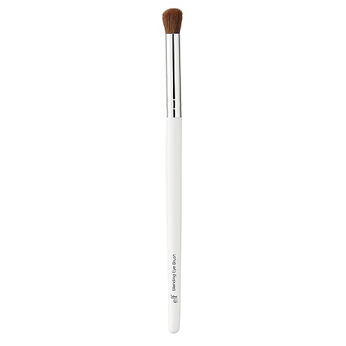 e.l.f. Blending Eye Brush, Makeup Brush For Eyeshadow & Eyeliner, Creates A Natural Finish, Made With Synthetic Bristles, Vegan & Cruelty-Free Beauty & Personal Care e.l.f.