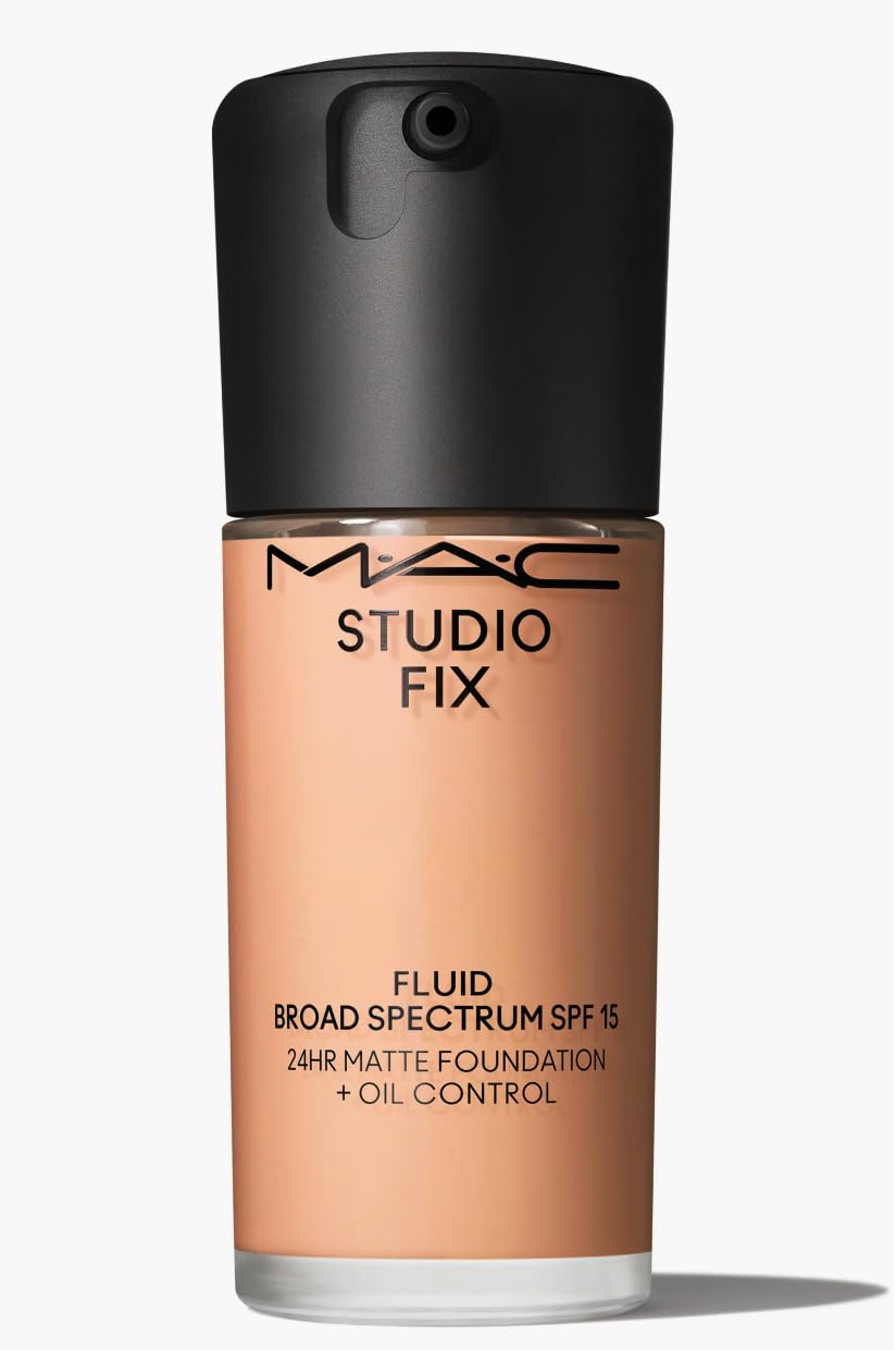 MAC Studio Fix Fluid SPF 15 24HR Matte Foundation + Oil Control NW20, Beige Beauty & Personal Care MAC