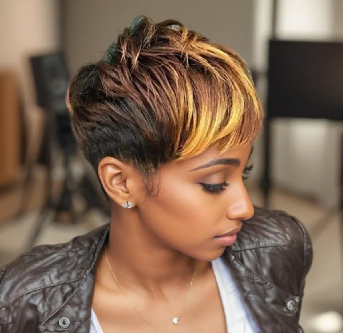 Naseily Hair Mixed Brown Hairstyles with Bangs Synthetic Short Wigs for Black Women Short Hairstyle Synthetic Hair (NAS-7342)