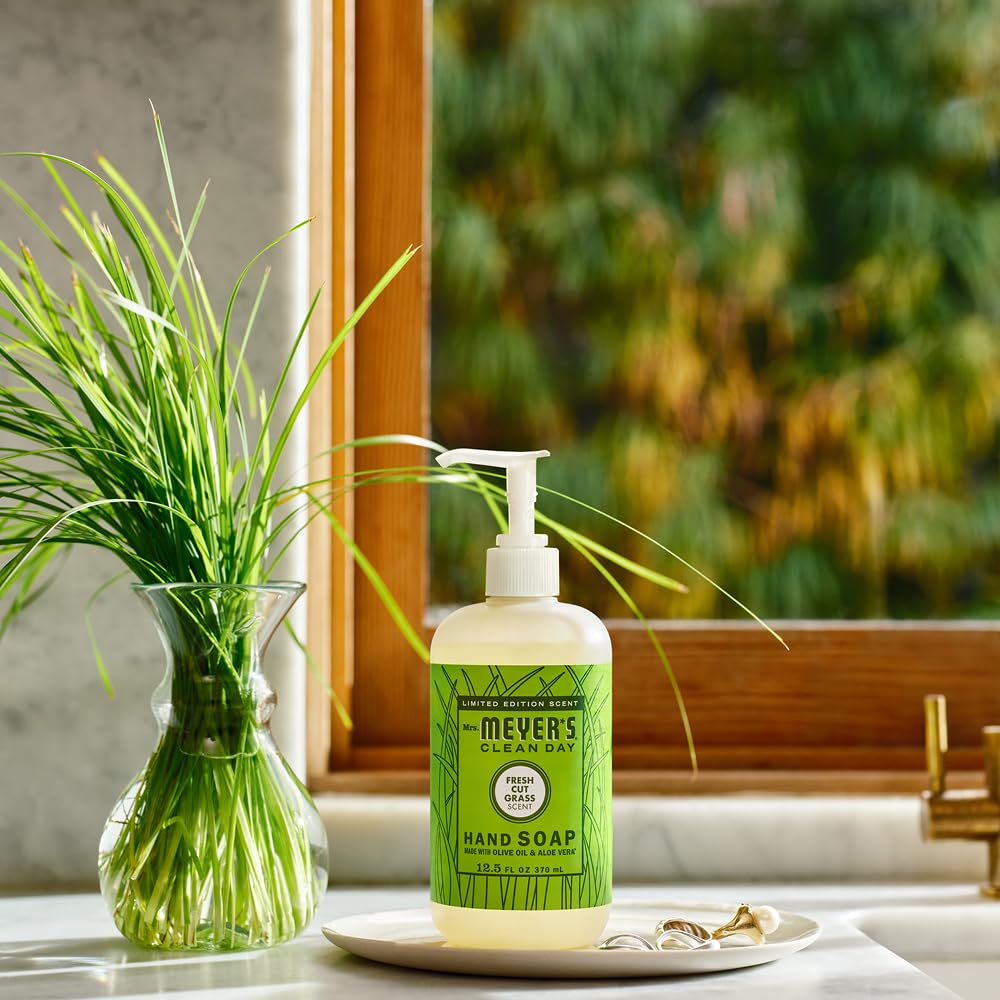 MRS. MEYER'S CLEAN DAY Hand Soap, Fresh Cut Grass Scent, 12.5 Fl Oz Bottle Beauty & Personal Care Mrs. MEYER'S