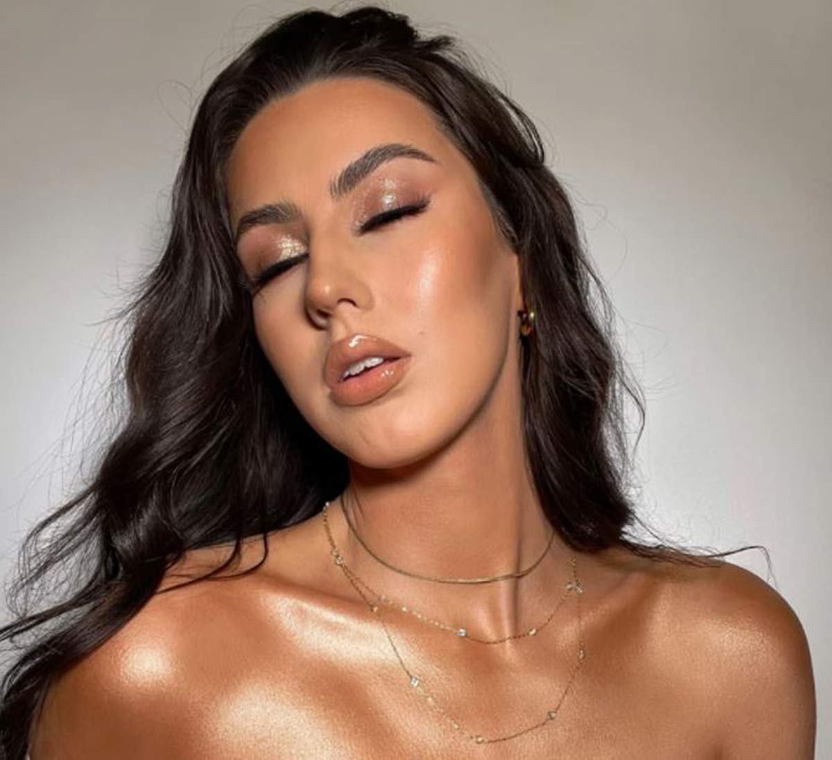 SOSU Dripping Gold Bronze Bar Illuminating Bronzer Stick! Infused With Shea Butter, Coconut Oil, Jojoba Oil & Vitamin E! Face And Body Bronzer For Sun Beauty & Personal Care Suzanne Jackson