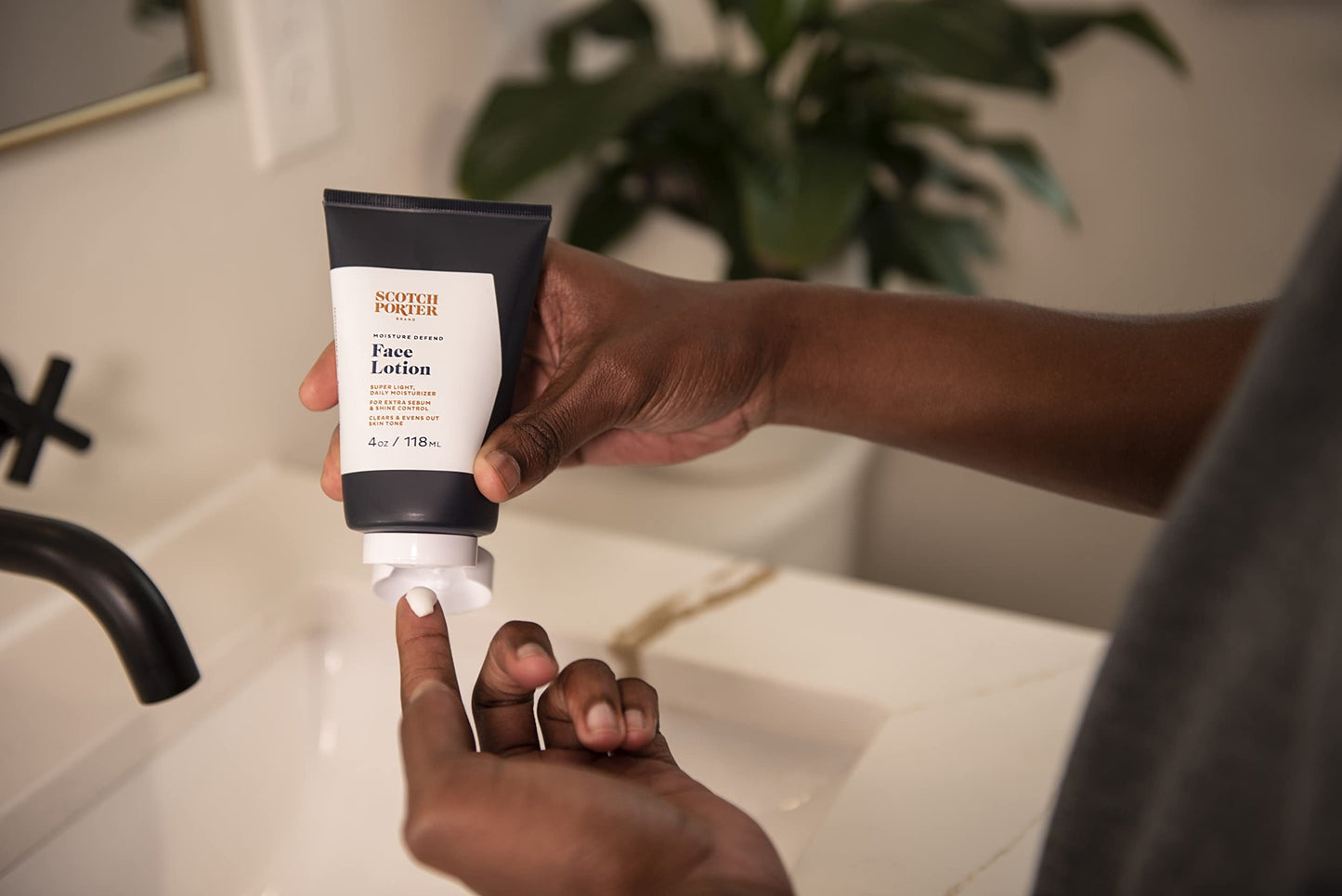 Scotch Porter Moisture Defend Face Lotion for Men | Controls Shine, Sooths & Evens Out Skin Tone | Free of Parabens, Sulfates & Silicones | Vegan | Beauty & Personal Care Scotch Porter