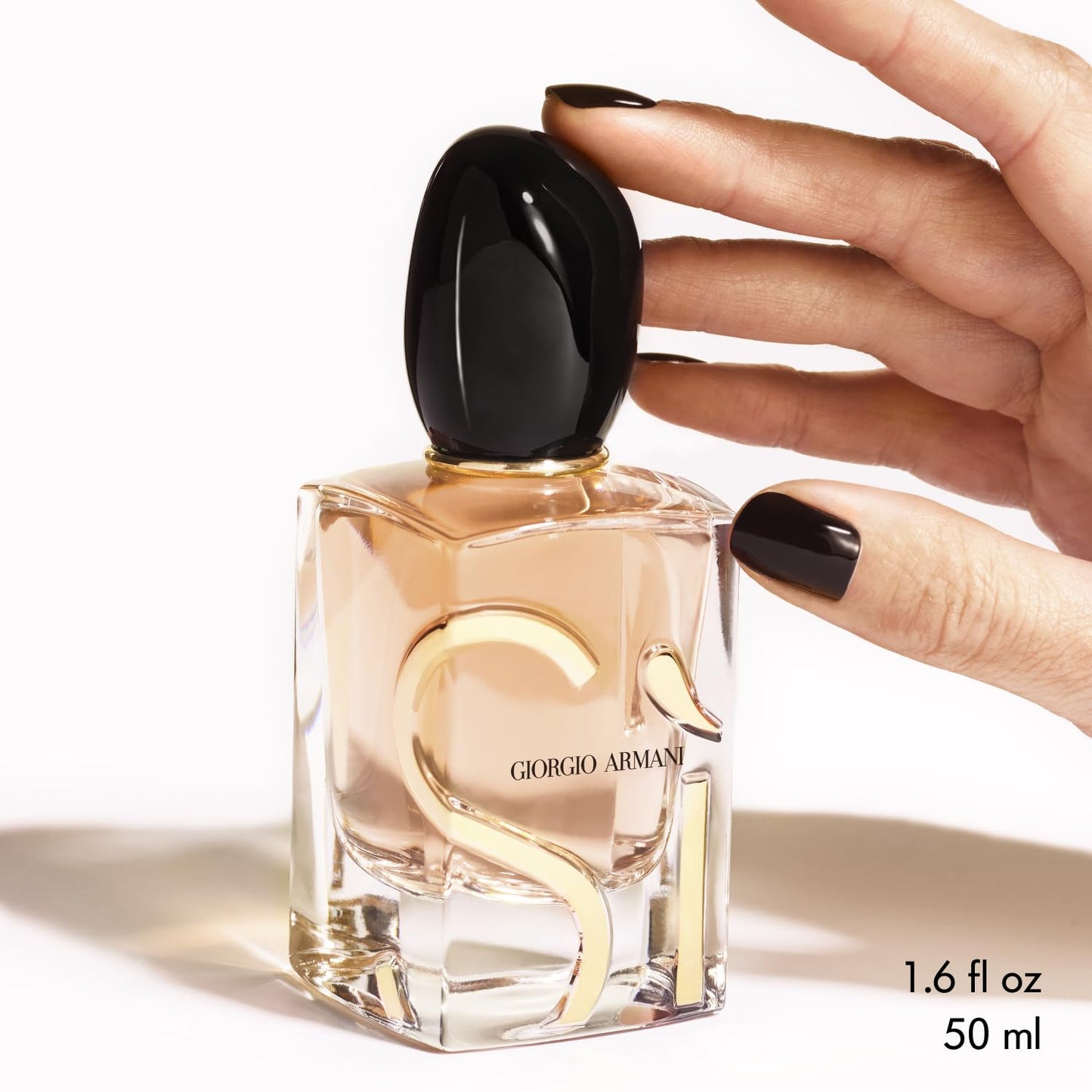 Armani Beauty- Sì - Eau de Parfum - Women's Perfume - Modern Chypre Fragrance - Blackcurrant Nectar, Rose De Mai & Freesia, Patchouli Notes - 1.6 Fl Beauty & Personal Care Armani Beauty