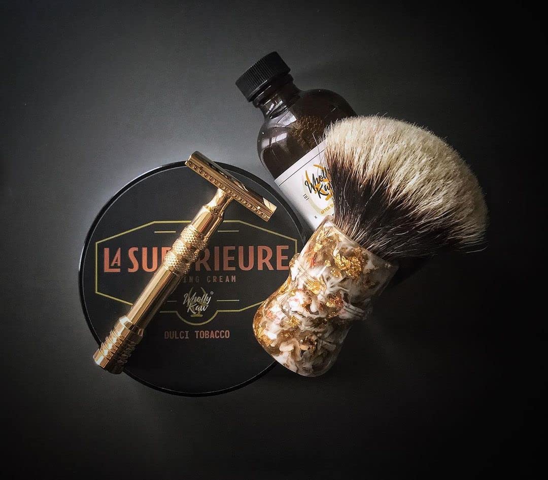 La Supérieure Shave Cream Dulci Tobacco - Vegan, Beta Carotene, Antioxidants. Not tested on animals, No Animal Ingredients. Scent notes: Tobacco Beauty and Personal Care Wholly Kaw