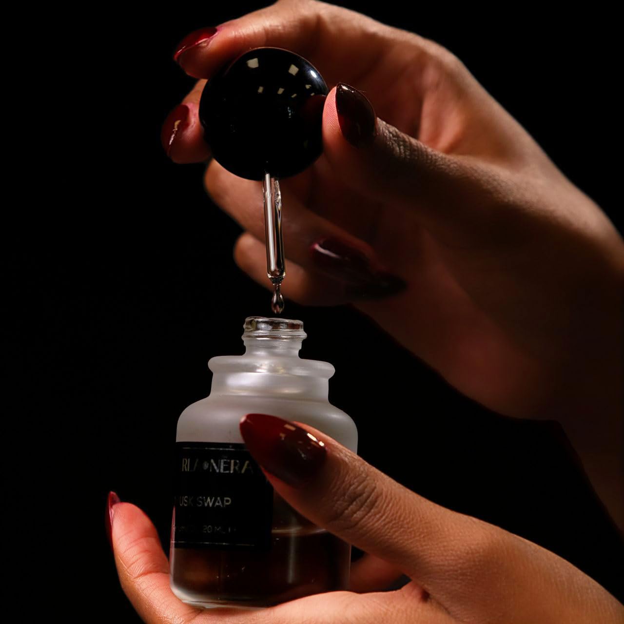 PEARLANERA MUSK SWAP .68 Fl Oz/20 mL, Intoxicating Floral Musk Perfume Oil. Perfect for Cherished Memories, Convenient and Long-lasting. Beauty & Personal Care PEARLANERA