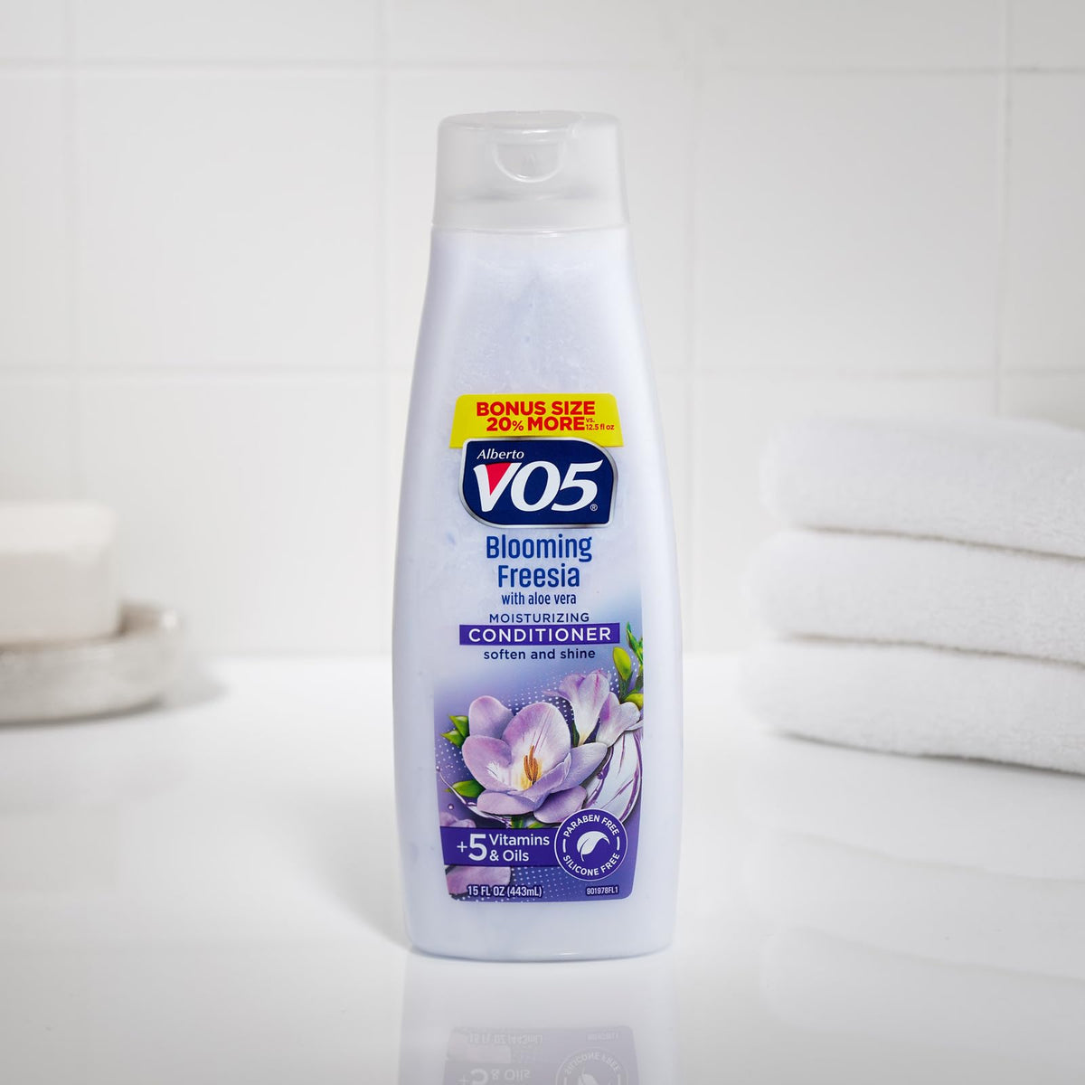 VO5 Alberto Blooming Freesia Revitalizing Conditioner - Hair Conditioner Formulated with Essential Vitamins and Oils - Fresh Floral Fragrance - 15 oz