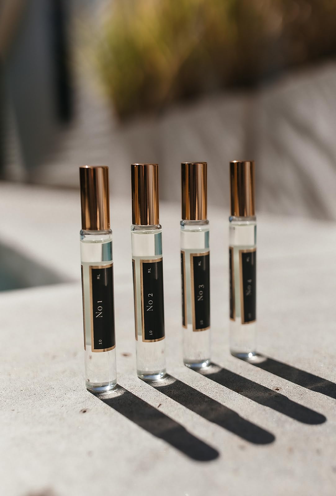 Les Deux Fragrances Rollerball Perfume Oil, 10 ml - Unisex, TSA Compliant, Perfume Oil & Safflower Oil (No 4 - Bergamot, Sandalwood & Vanilla) Beauty & Personal Care Les Deux