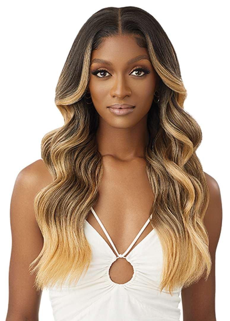 Outre Lace Front Wig - Perfect Hair Line 13X6 - Moniece (STRAWBERRY GOLD)