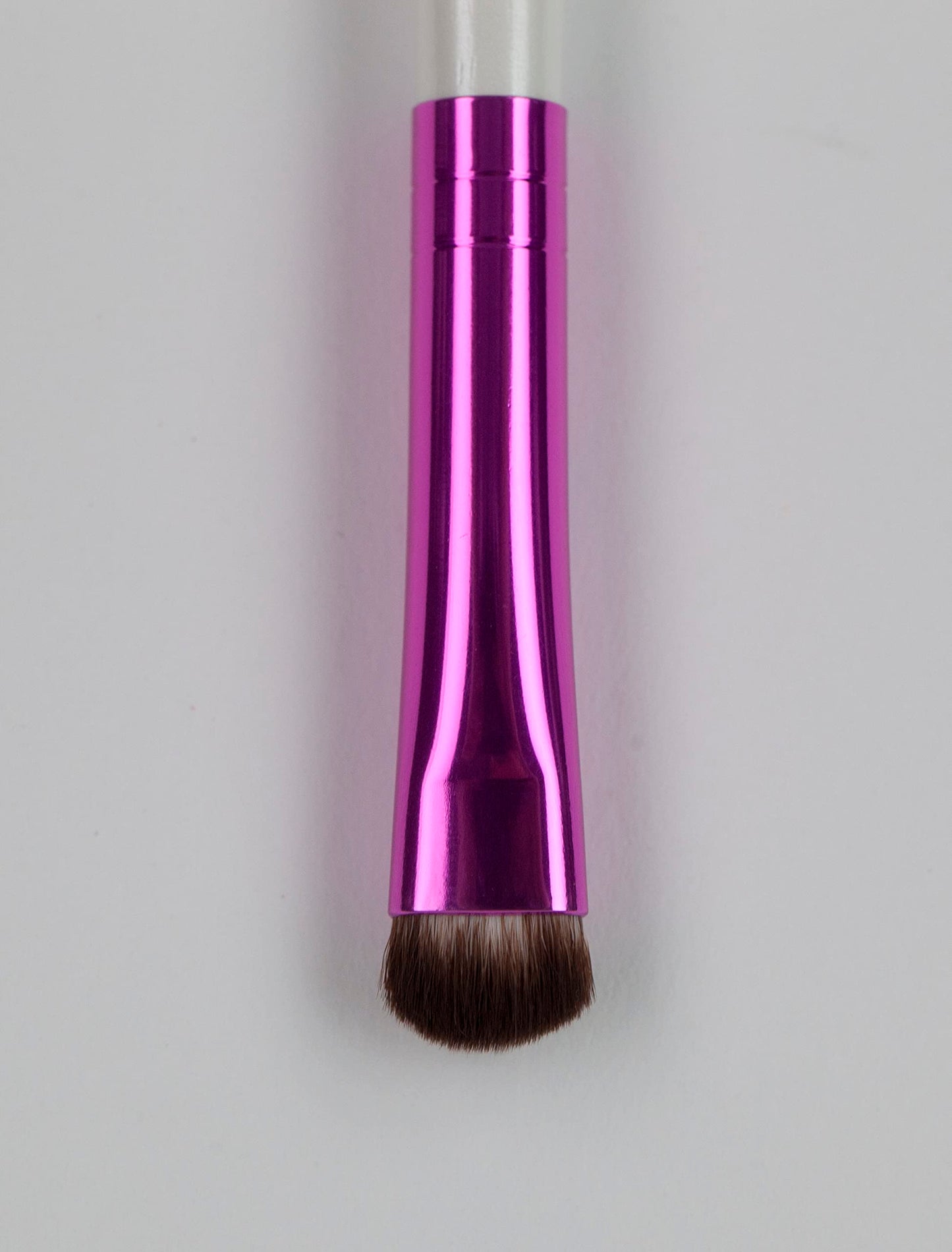 KISS Ruby Kisses Premium C Curve Eyeshadow Cosmetic Brush, Professional Quality Cruelty Free Make-Up Tool with Soft 100% Synthetic Bristles Beauty & Personal Care Ruby Kisses