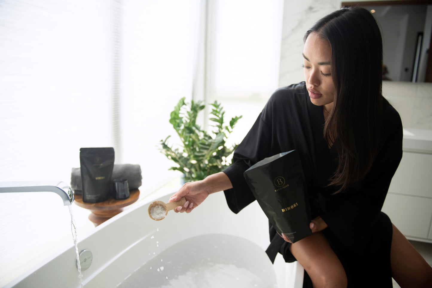 Bathorium Hinoki Mineral Magnesium Chloride Bath Flake, Relaxing Bath Soak with Japanese Hinoki, Detoxifying, pH Balanced for Women, Good Beauty and Personal Care Bathorium