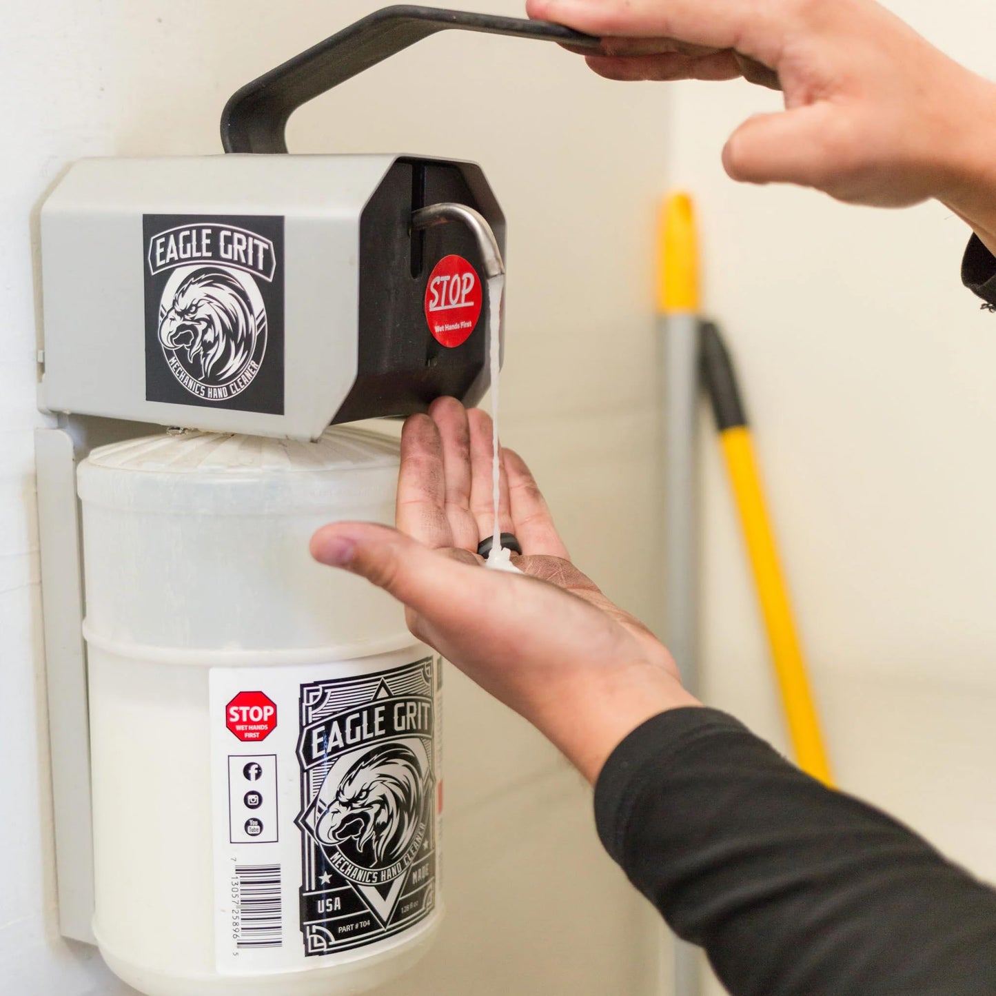 Eagle Grit Heavy Duty Industrial Hand Cleaner Wall Mount System - 1 Gallon USA Made Mechanic Soap + Dispenser - Silica-Based, Solvent-Free Hand Beauty & Personal Care EAGLE GRIT INDUSTRIAL HANDSOAP