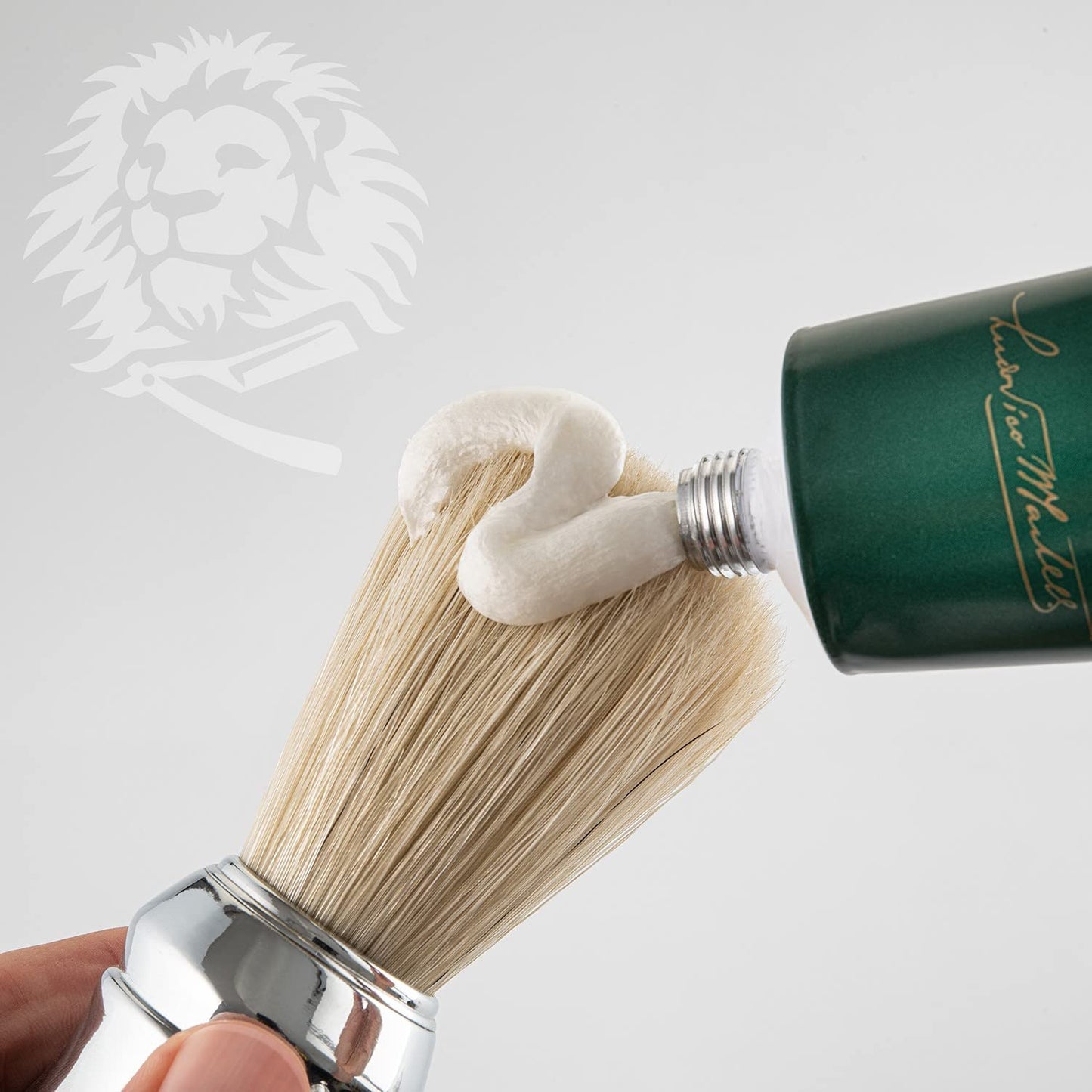 Proraso Shaving Cream - Sandalwood Oil & Shea Butter - Moisturizing & Nourishing Shave Cream for Coarse or Hard Beards - Premium Italian Shaving Beauty and Personal Care Proraso