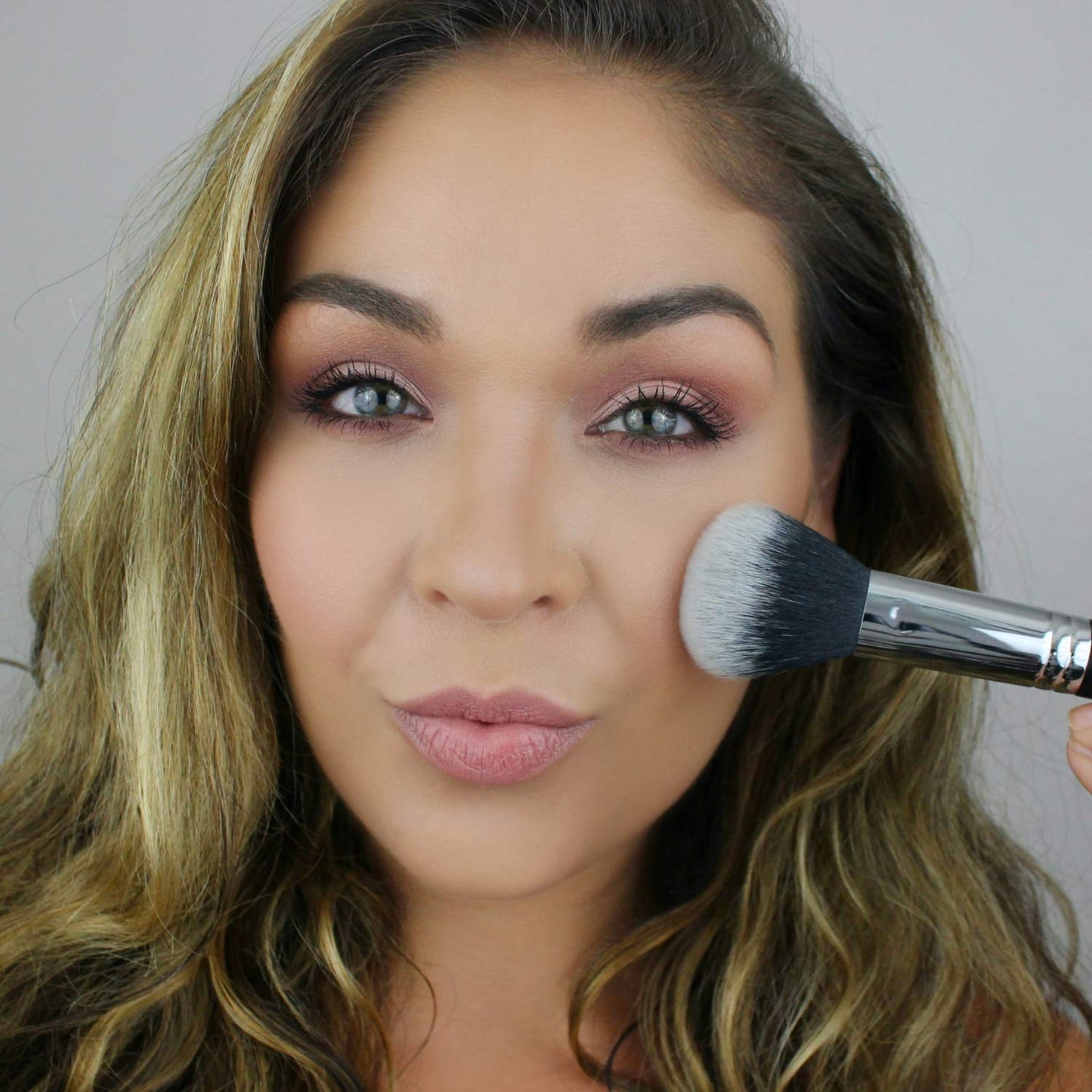 Powder Blush Bronzer Makeup Brush - Large Fluffy Domed Multitasker Make Up Brushes, Cheek Blusher, Contour, Blending, Setting Loose, Compact Beauty & Personal Care Beauty Junkees