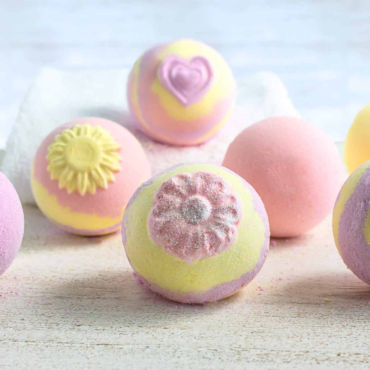 Life of the Party Heart & Flowers Bath Bomb Kit, Beauty & Personal Care Life Of The Party
