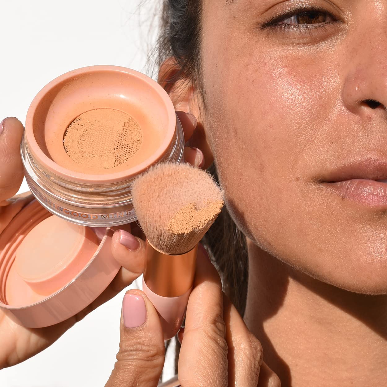 Iconic Flat Blending Brush - The Good Mineral | Best Brush for Loose Powder | Vegan Beauty & Personal Care THE GOOD MINERAL