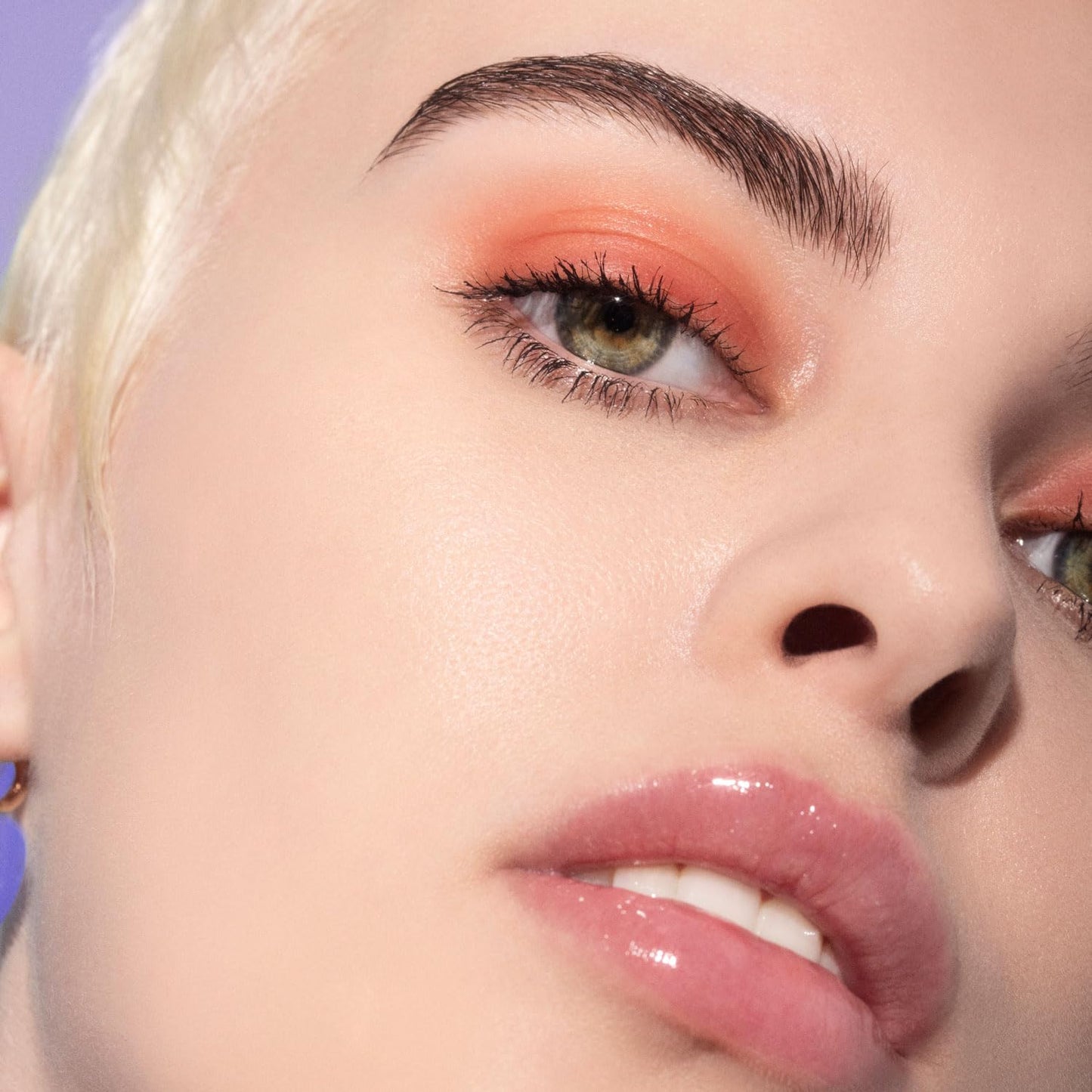 Lottie London Oil Slick in Vanilla Whip, Nourishing & Hydrating Lip Oil Infused with Vitamin E, Vitamin B, Almond Oil and Jojoba Oil, for a Non-sticky Beauty and Personal Care Lottie London