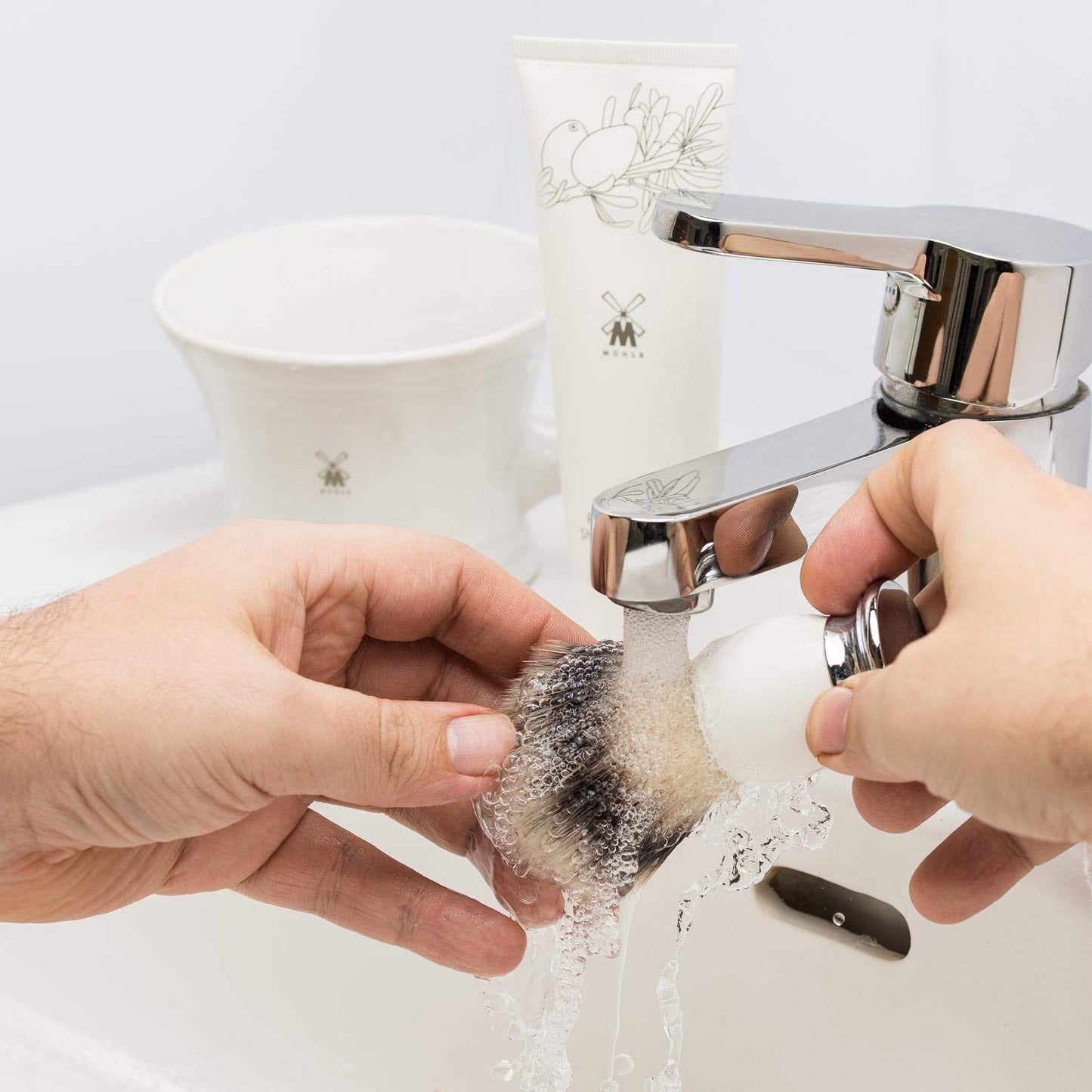MUHLE White Porcelain Platinum Rim Shaving Mug - Shave Dish Accessory for Soaps and Creams, Modern White Design Beauty and Personal Care MÜHLE