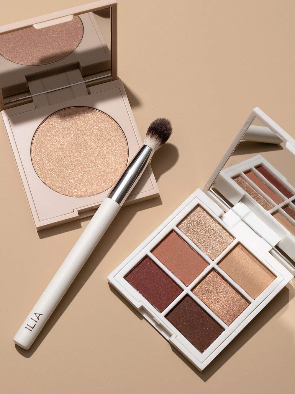 ILIA - Blending Brush | Eyeshadow + Highlighter Brush Made with FSC Certified Wood, Aluminum, + Soft, Vegan Bristles | Expertly Crafted | Non-Toxic Beauty & Personal Care ILIA