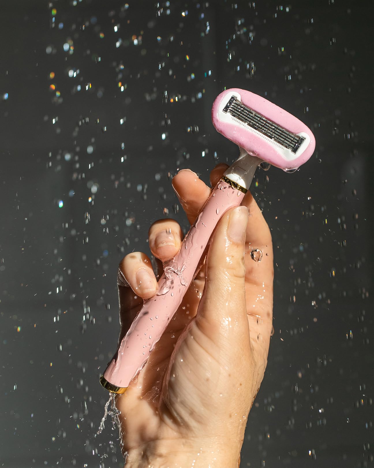 Truly Beauty Life Shaver Razor - Best Razor for Sensitive Skin - 5 Blades with Aloe & Shea Butter Infused Gel Bars - Pivoting Head & Flex-Grip Handle Beauty and Personal Care Truly