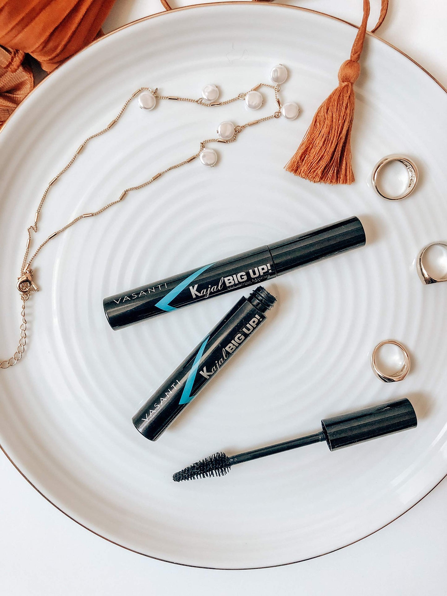 VASANTI Kajal Big Up, Volumizing Mascara (Black) - Long Lasting, Water resistant, Sumdge proof, Intense Volume, Safe for Sensitive Eyes, Non Clumping Beauty & Personal Care VASANTI
