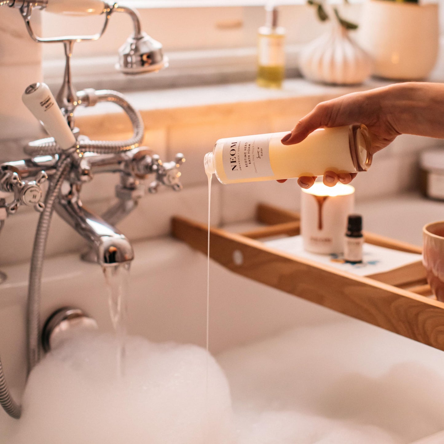 NEOM Perfect Night's Sleep Bath Foam, 200ml I Lavender, Sweet Basil & Jasmine I 100% Natural Fragrances I 16 Other Essential Oils I Soothing Aloe Beauty and Personal Care Neom