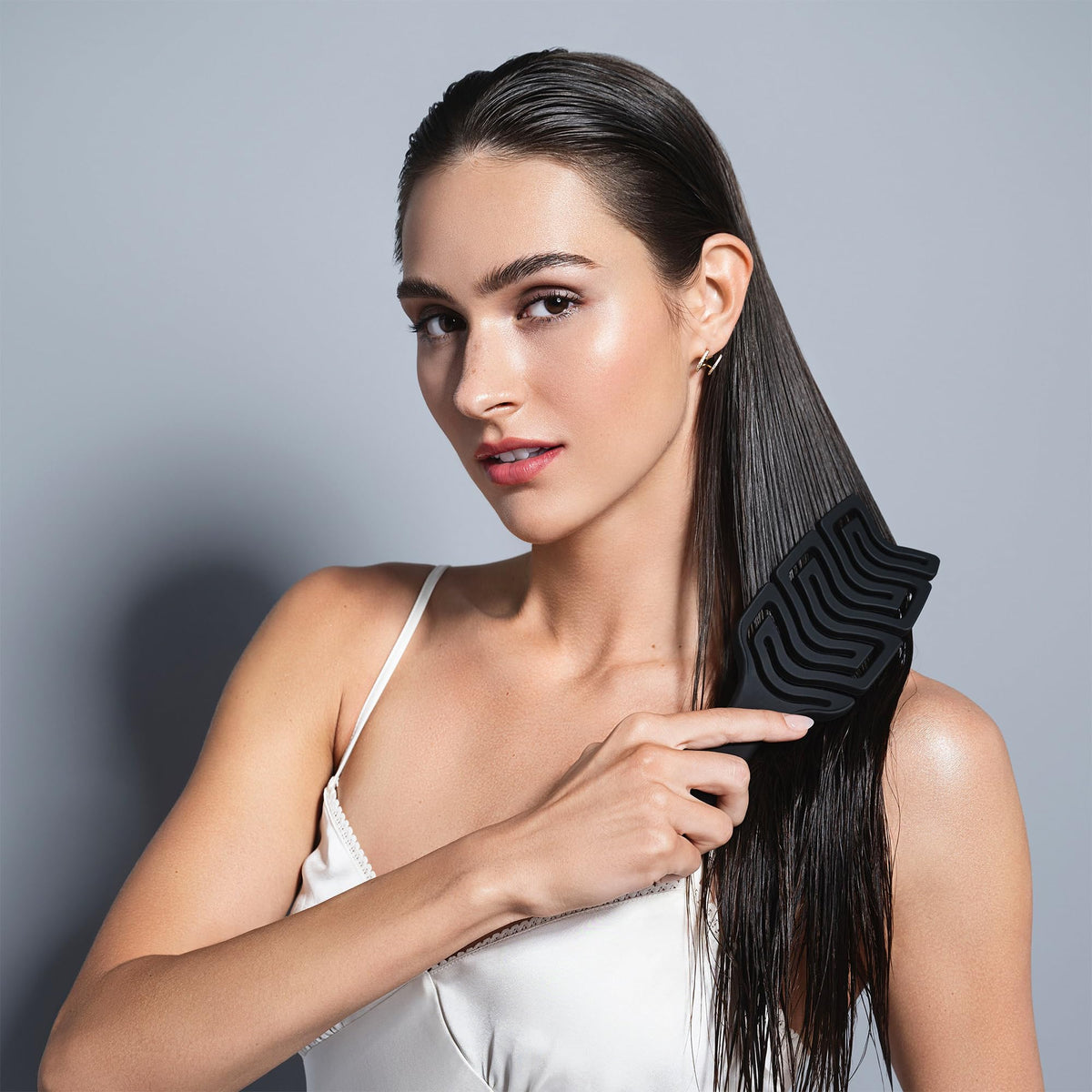 The Hair Edit Detangle & Massage Brush Wet & Dry Brush With Ergonomic Paddle, Non Slip Grip Scalp Massager with Soft Flexible Bristles, Anti-Breakage Beauty & Personal Care The Hair Edit