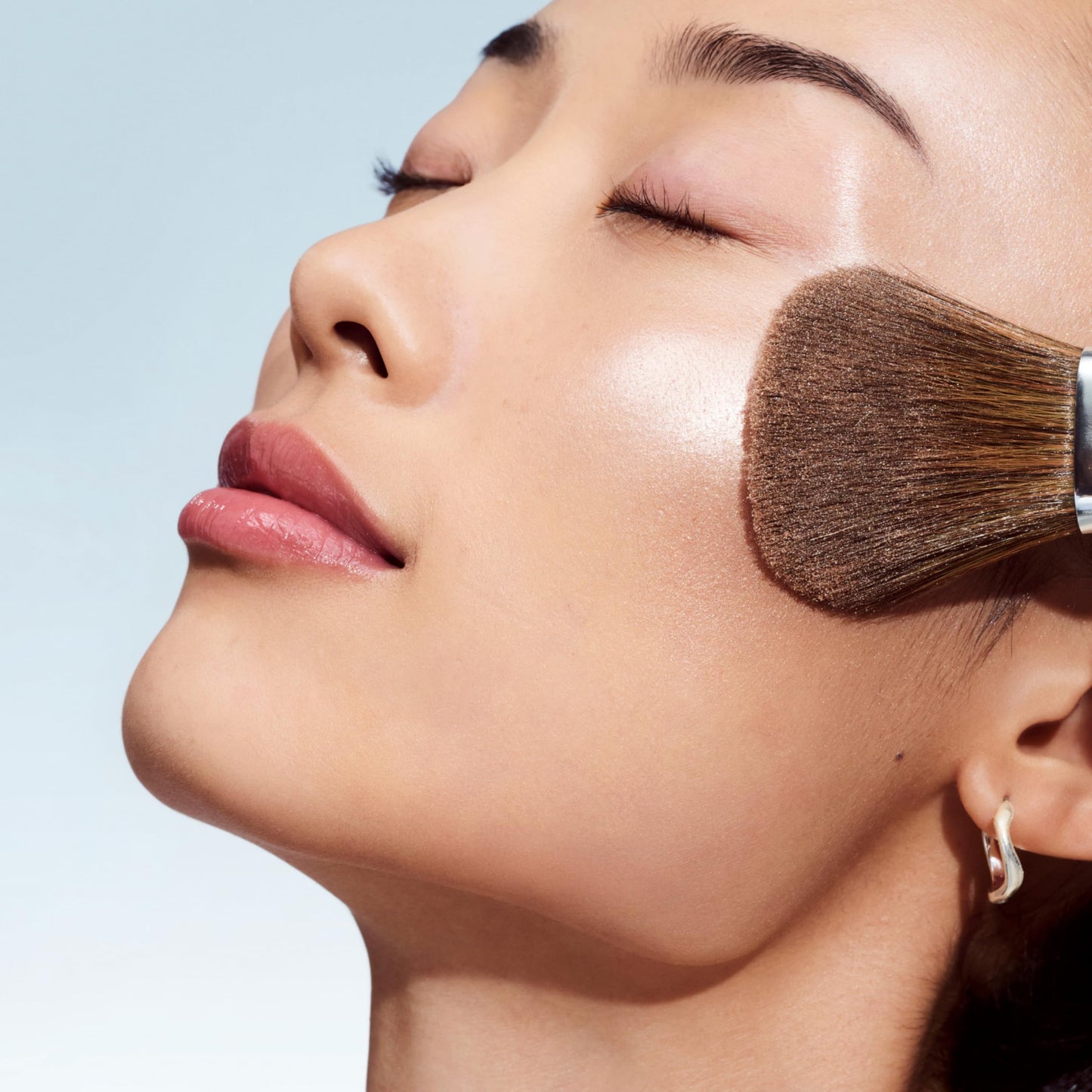 Clinique True Highlight Weightless Illuminator Highlighter | Luminous Glow + Natural Radiance, Daylit Bronze Beauty & Personal Care Clinique