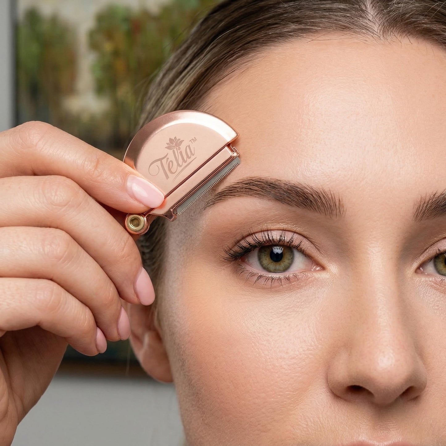 Télia Eyebrow Razor - Rose Gold Stainless Steel Facial Razor for Women, Reusable Brow Shaper for Precision Eyebrow Grooming and Gentle Face Hair Beauty and Personal Care Télia