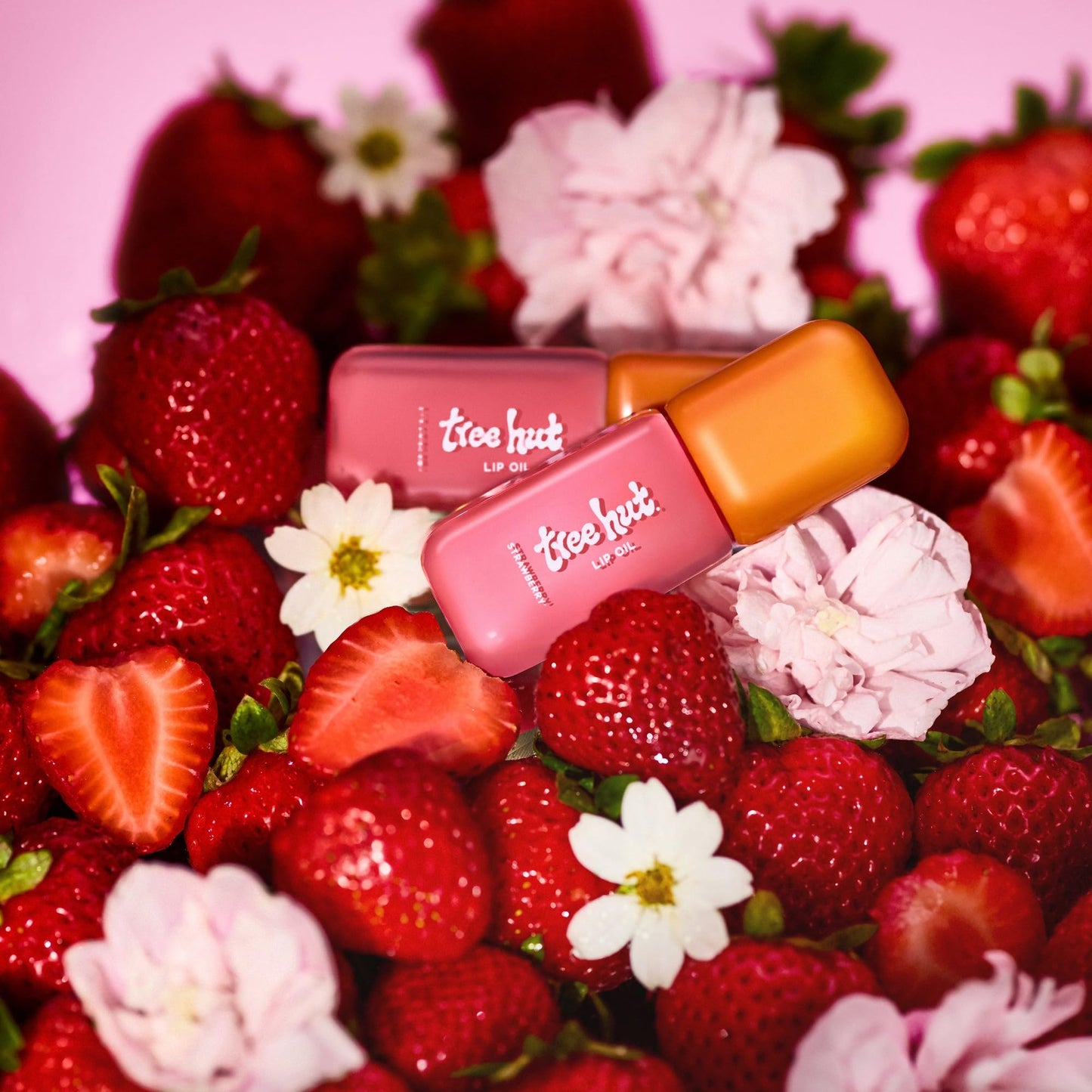 Tree Hut Strawberry Hydrating Lip Oil, Sheer Pink Glossy Lip Oil, Non-Sticky Moisturizing Formula for Smooth, Kissable Lips, 0.11 fl oz Beauty & Personal Care Tree Hut