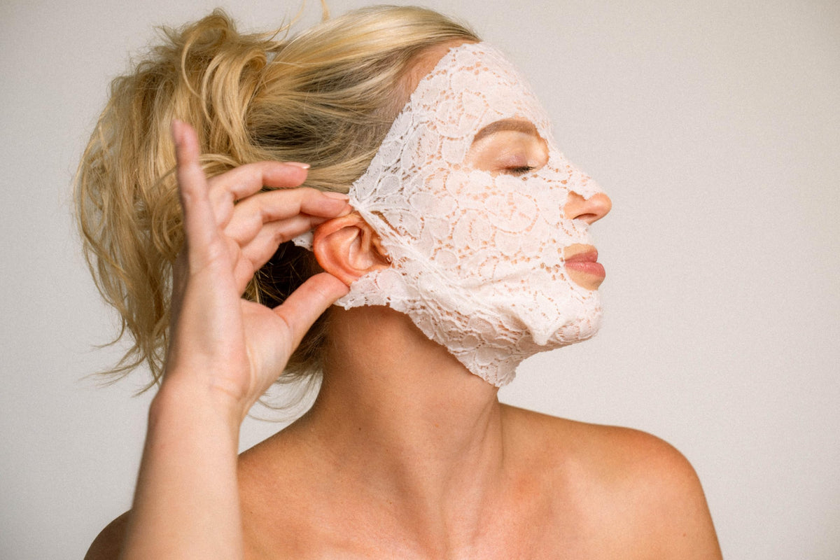 DERMOVIA LACE YOUR FACE Patented Compression Facial Mask, Reusable Biodegradable Cotton Anti Aging Skin Care, Firming Algae Stem Cell, 4 pack