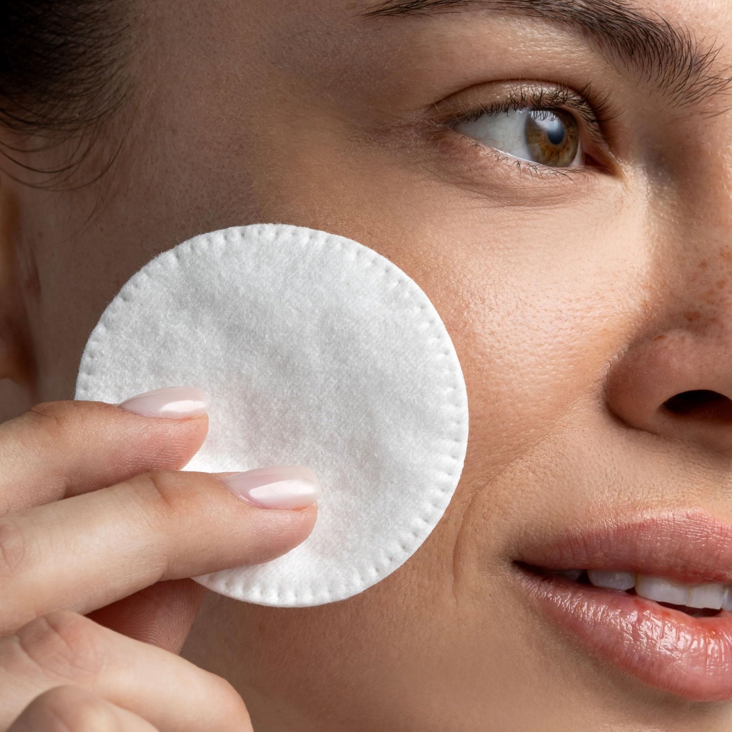 Cliganic Premium Cotton Rounds for Face (300 Count) - Makeup Remover Pads, Hypoallergenic, Lint-Free | 100% Pure Cotton Beauty and Personal Care Cliganic