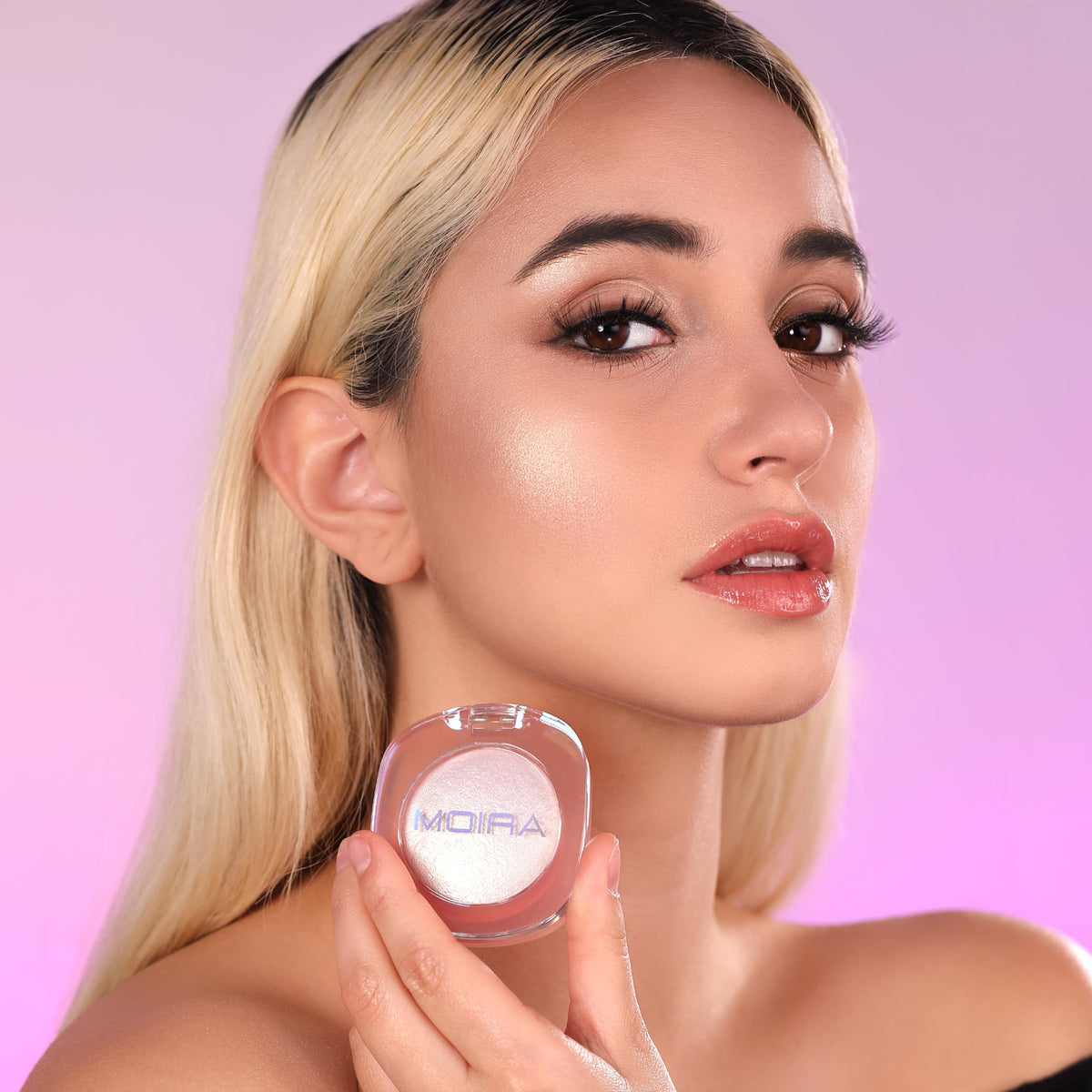 MOIRA | Dreamlight Highlighter | Diamond Dust Highlighter for Luminous Radiance | Lightweight Shimmer Powder | Shade (001, Dreamlite)