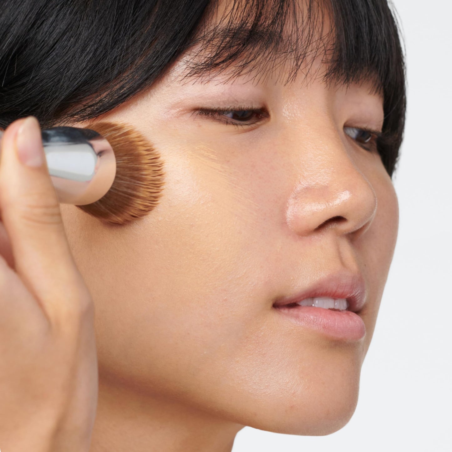 Clinique Versatile Blending Buffing Foundation Brush for Cream, Liquid, and Powder Foundation | Buildable Coverage Beauty & Personal Care Clinique