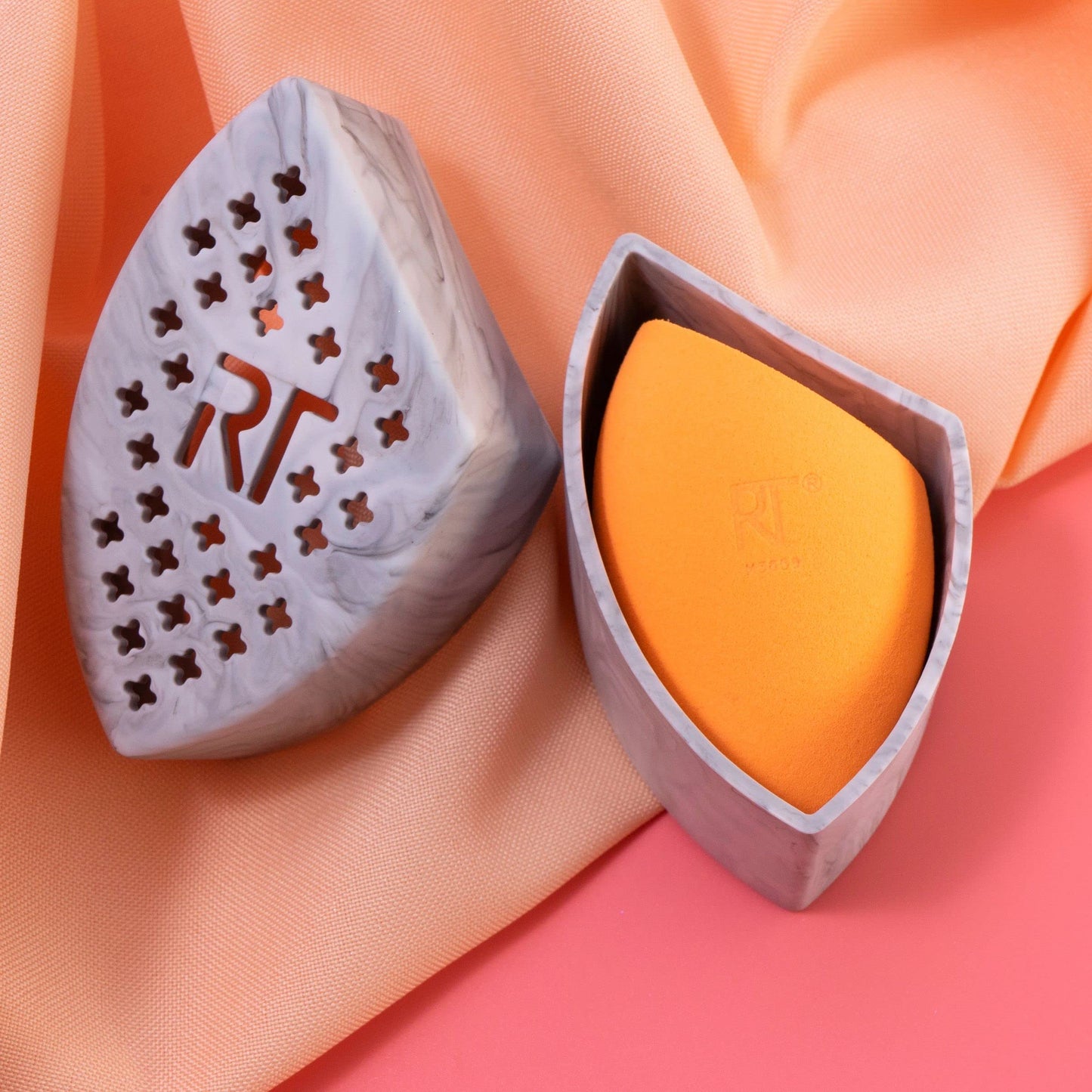 Real Techniques Premium Sponge Case, Protects Beauty Sponges, Easy To Store, Travel Sized & Durable, Perfect For Makeup Blending Sponges On-The-Go Beauty & Personal Care Real Techniques