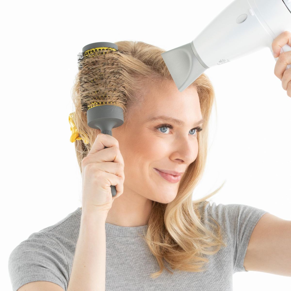 Drybar Double Pint Large Round Ceramic Brush - Round Brush for Blow Out Curls, Waves & Volume Beauty & Personal Care Drybar