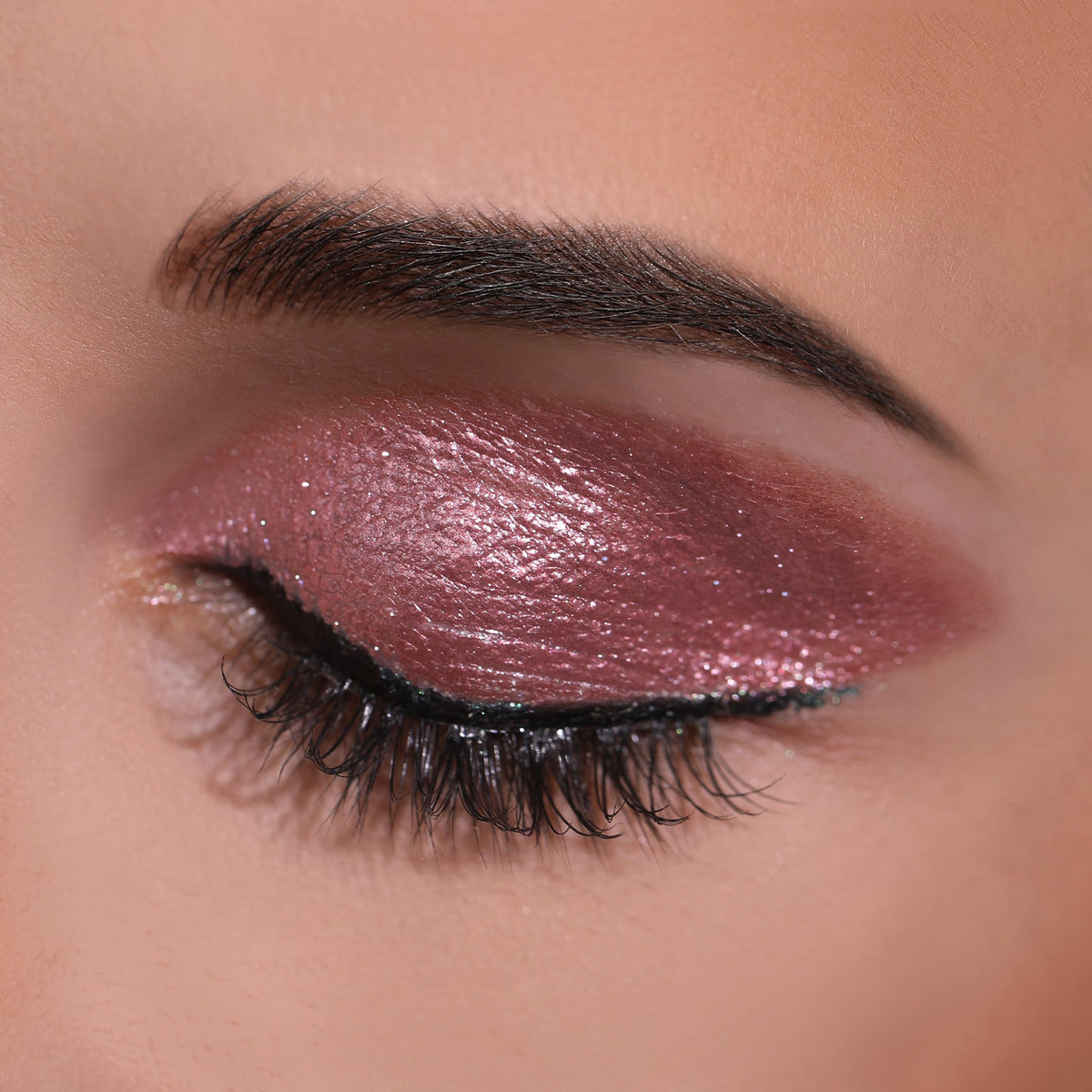 Diamond Daze Liquid Shadow (028, Chill)