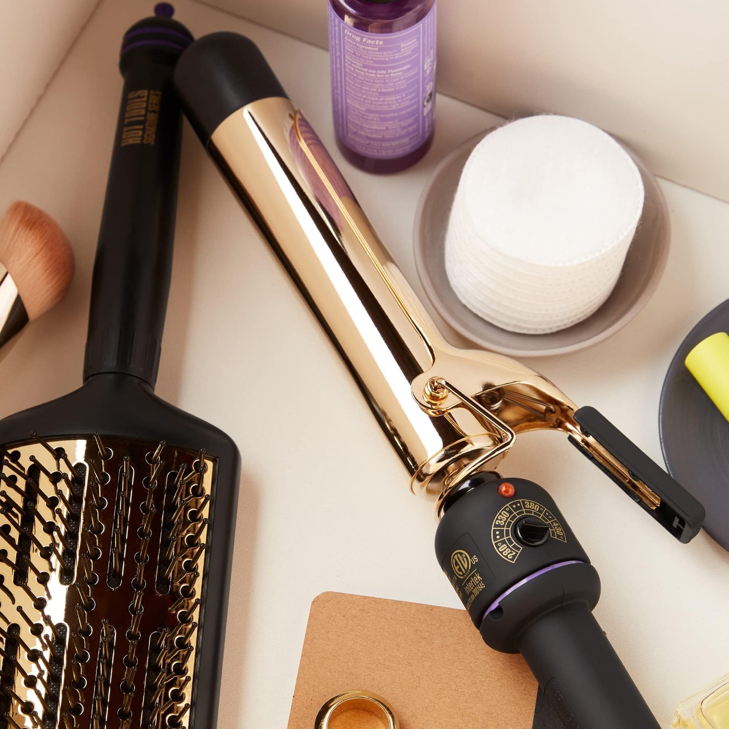 HOT TOOLS (2018 MODEL) Pro Artist 24K Gold Curling Iron | Long Lasting, Defined Curls (1-1/4 in) Beauty & Personal Care HOT TOOLS