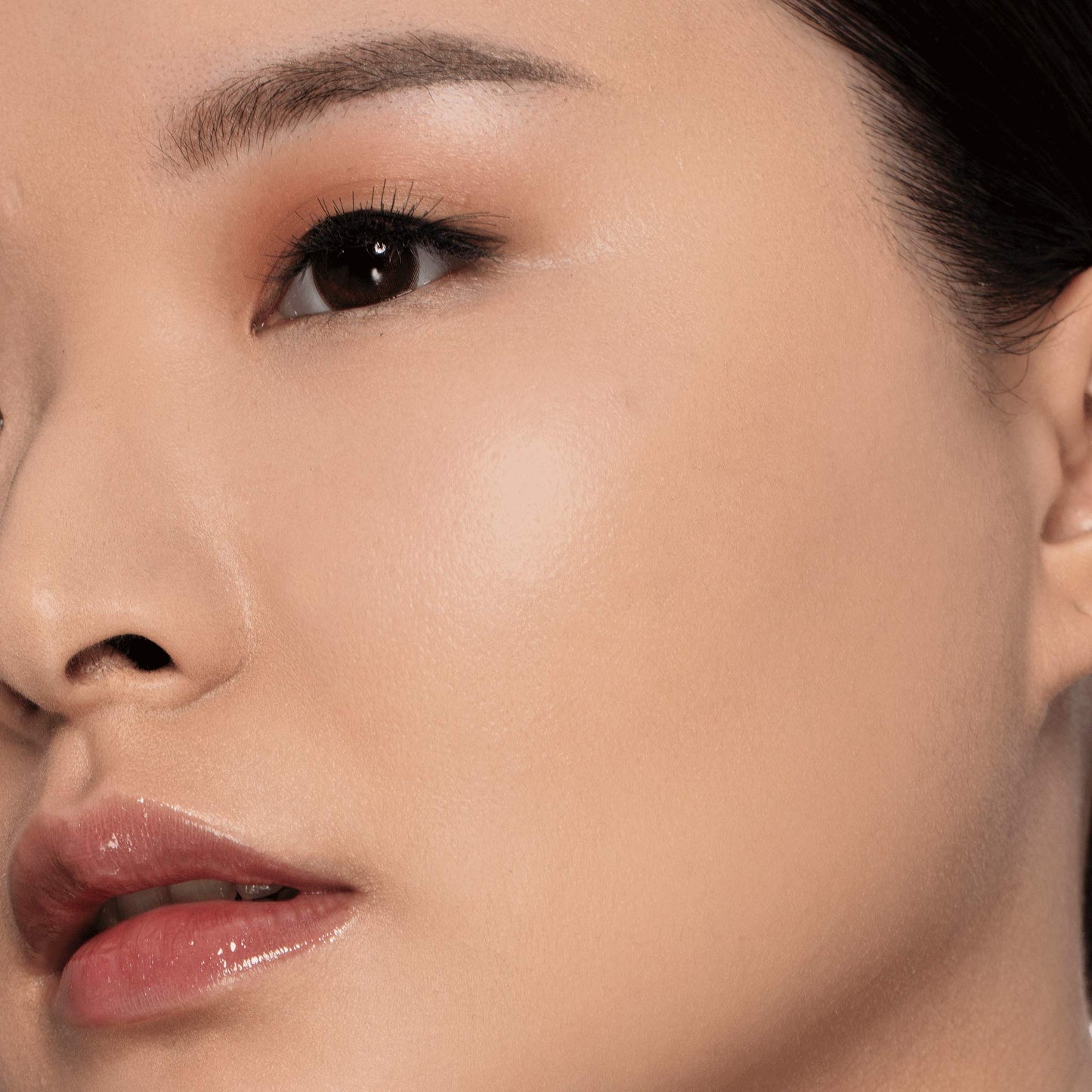 Milani Screen Queen Liquid Foundation Makeup - Cruelty Free Foundation With Digital Bluelight Filter Technology (Warm Shell) Beauty & Personal Care Milani