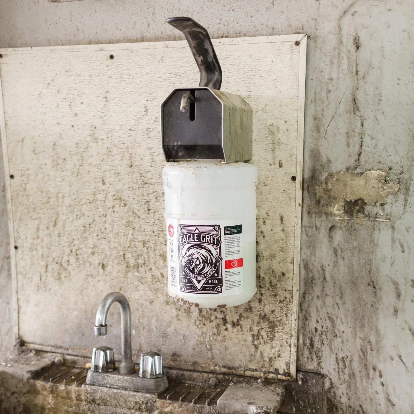 Eagle Grit Heavy Duty Industrial Hand Cleaner Wall Mount System - 1 Gallon USA Made Mechanic Soap + Dispenser - Silica-Based, Solvent-Free Hand Beauty & Personal Care EAGLE GRIT INDUSTRIAL HANDSOAP