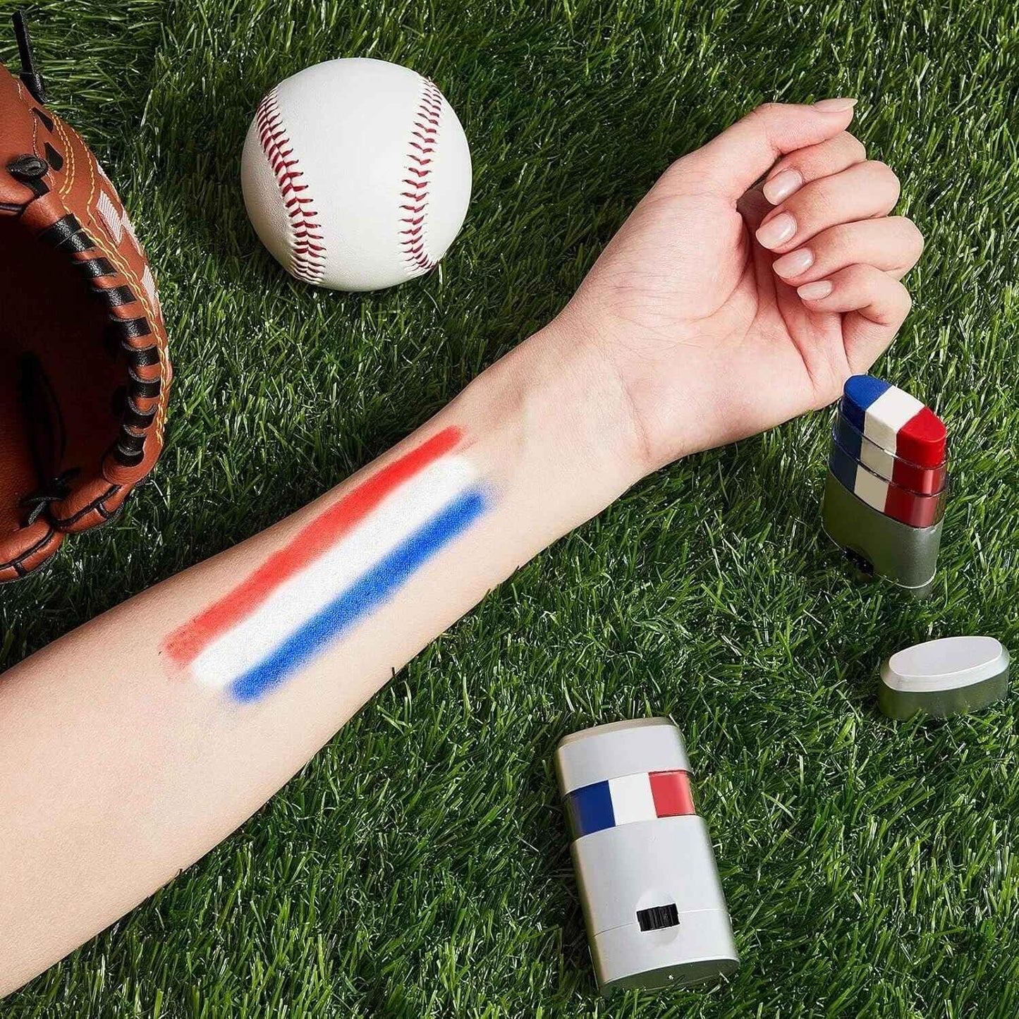 1 Set Blue White Red Stick Face Paint, Patriotic 4th of July Face Paint, Flag Face Paint, Stripe Fan Brush Stick for Cosplay, Party, Sports Makeup Beauty & Personal Care RANYUNSYZ
