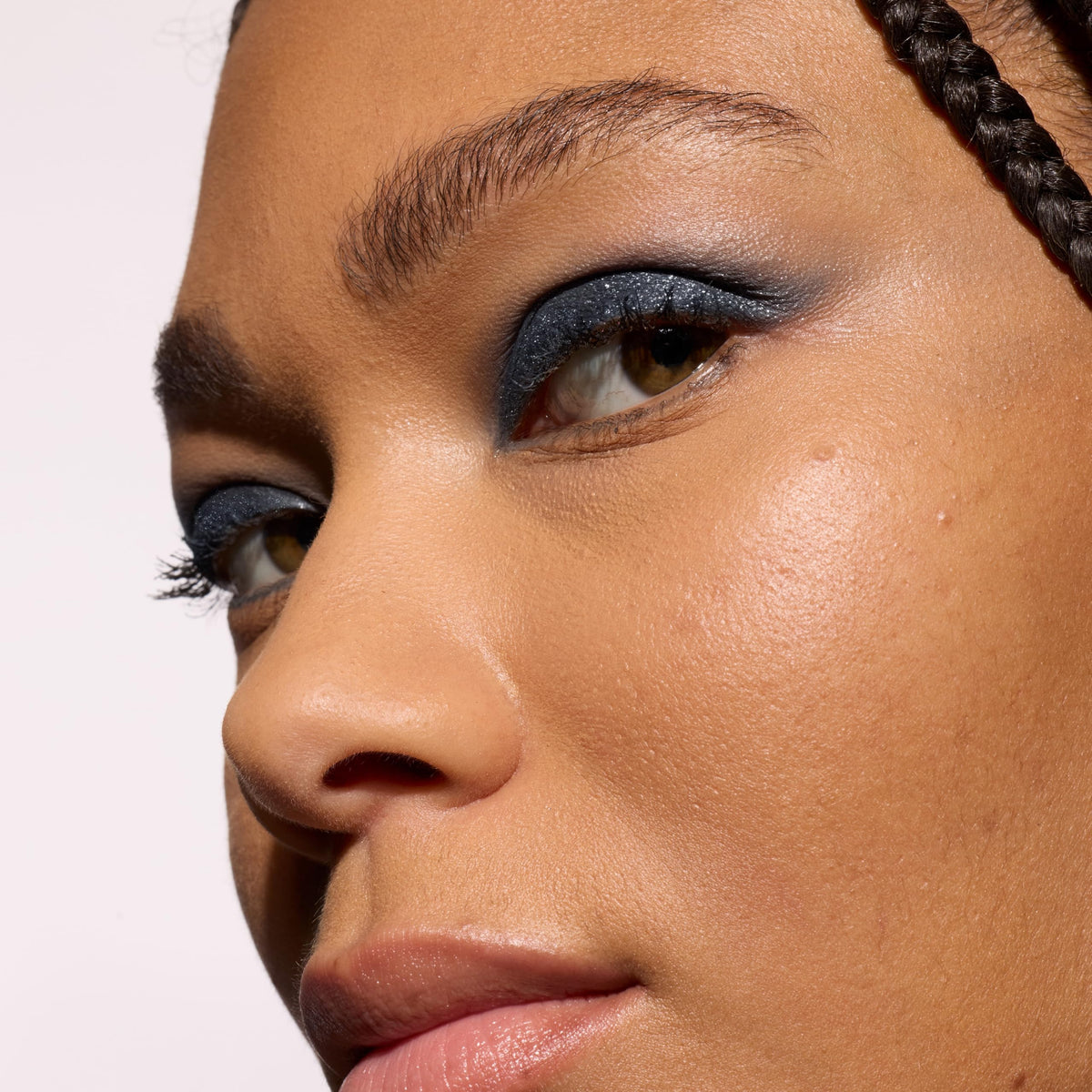 L'Oreal Paris Makeup Le Shadow Stick Eyeshadow, Blendable, Smudge-Resistant, Smokey Cream Eyeshadow, 290 Midnight Noir