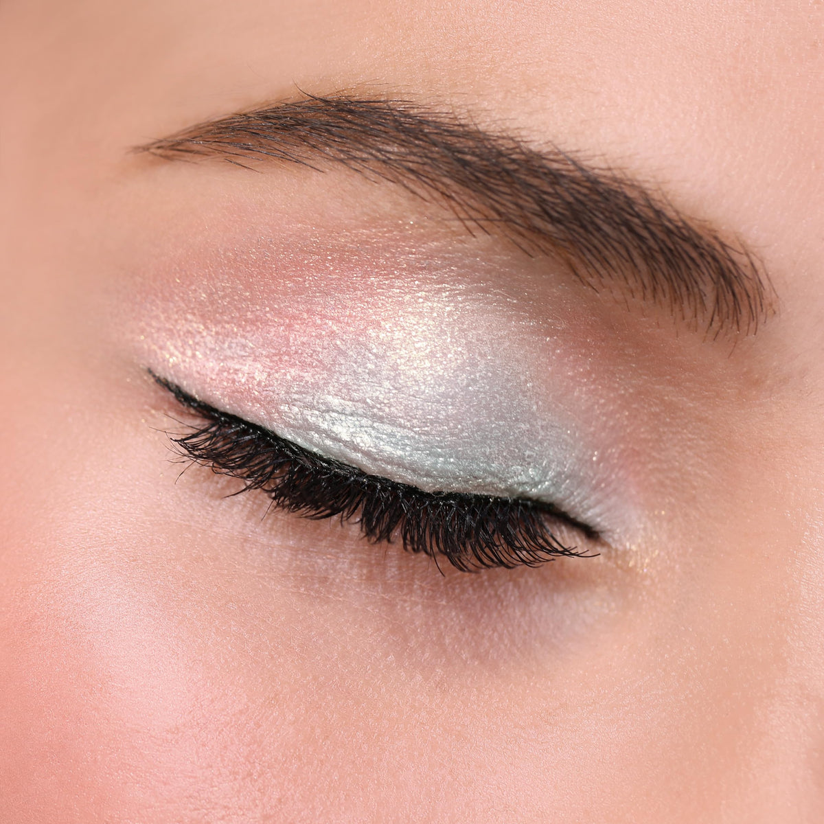 Diamond Daze Liquid Shadow (020, TBH)