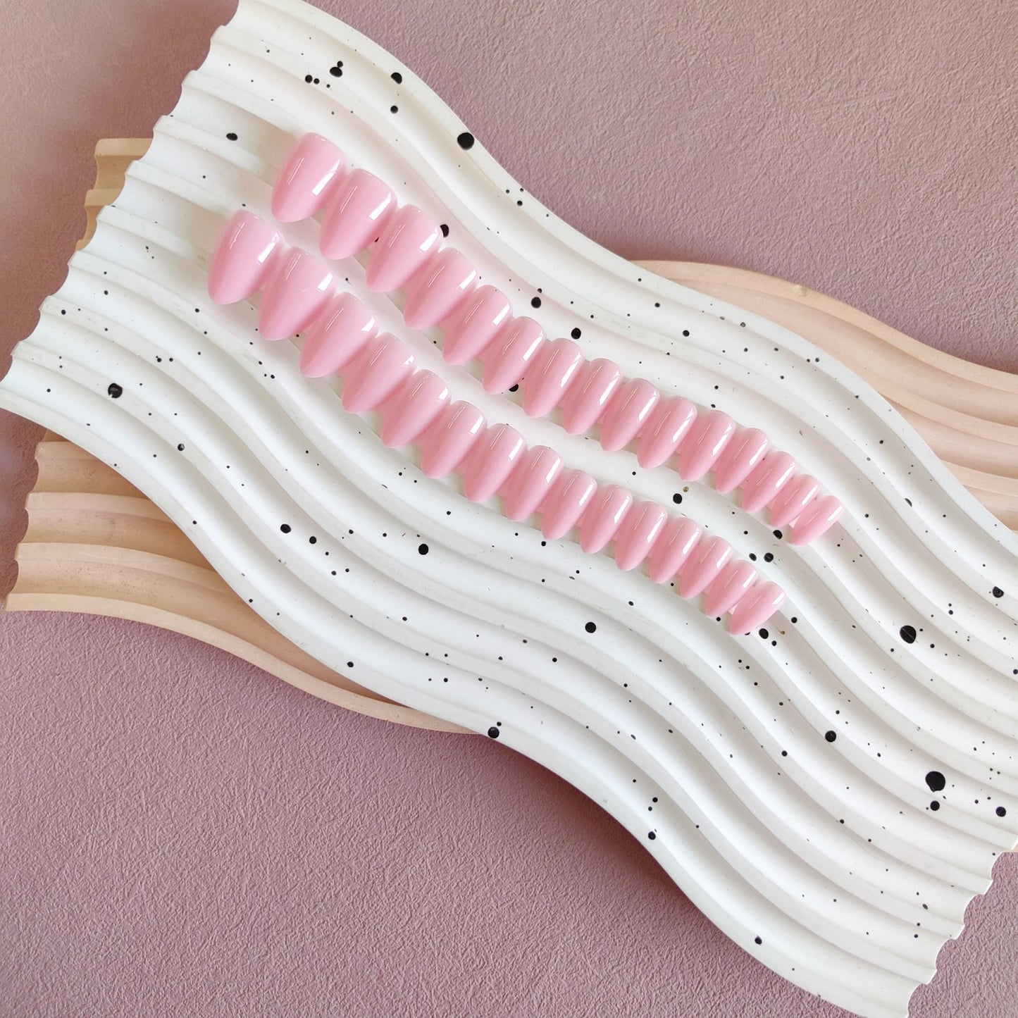 KQueenest Gradient Pink French Press on Nails Short Oval,Natural Acrylic Fake Nails with Design,Short Almond French Tip Nails Press On,Ombre Glue On Beauty and Personal Care KQueenest