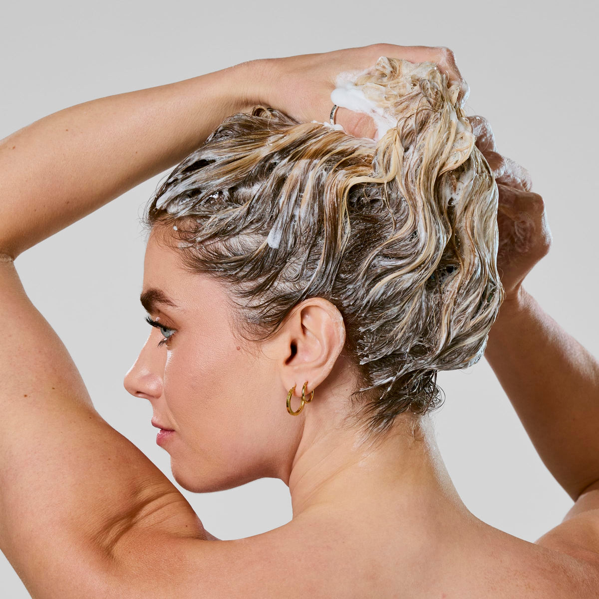 Bumble and bumble. Hairdresser's Invisible Oil Hydrating Shampoo | Hydrating, Anti Frizz, Softening, Color Safe | Curly, Wavy, Straight | Beauty & Personal Care Bumble and bumble.