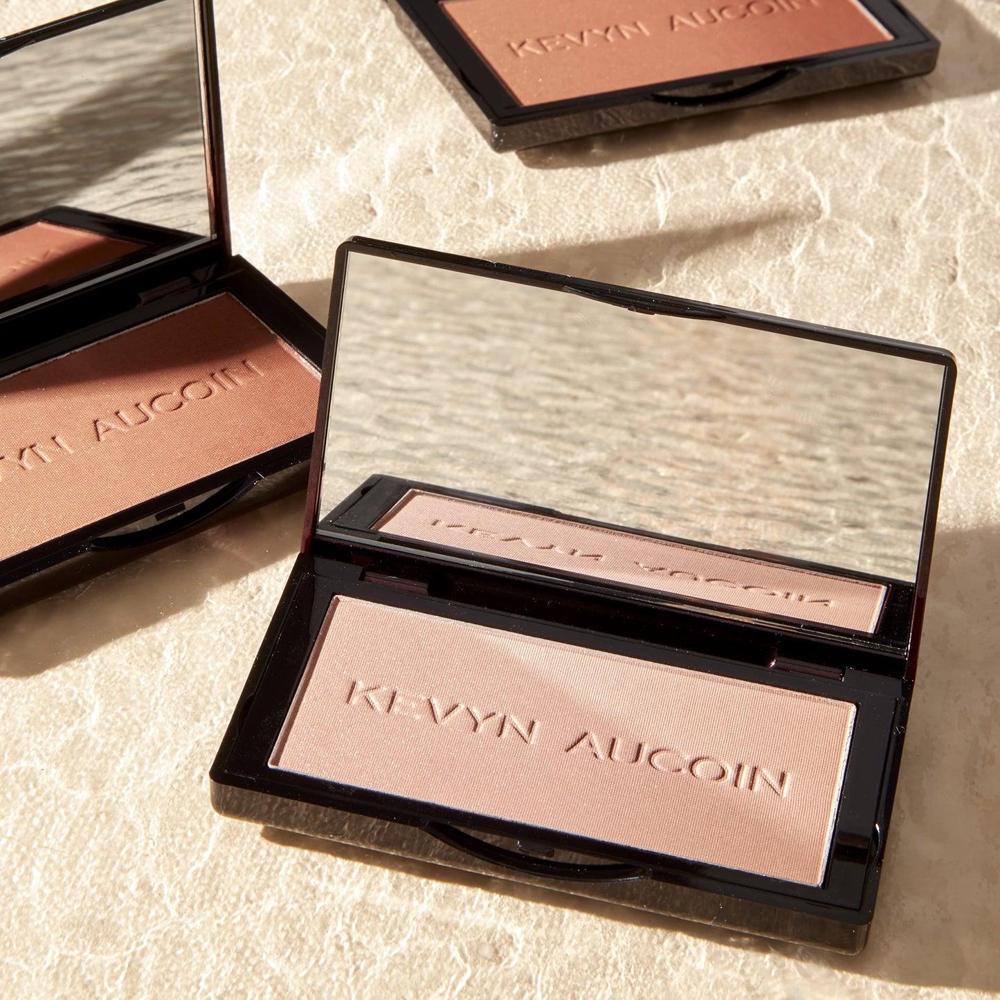 Kevyn Aucoin The Neo-Bronzer, Sunrise Light: 3 in 1 makeup palette. Highlighter, blush & bronzer in one smooth gradient makeup compact. Shimmer Beauty & Personal Care Kevyn Aucoin