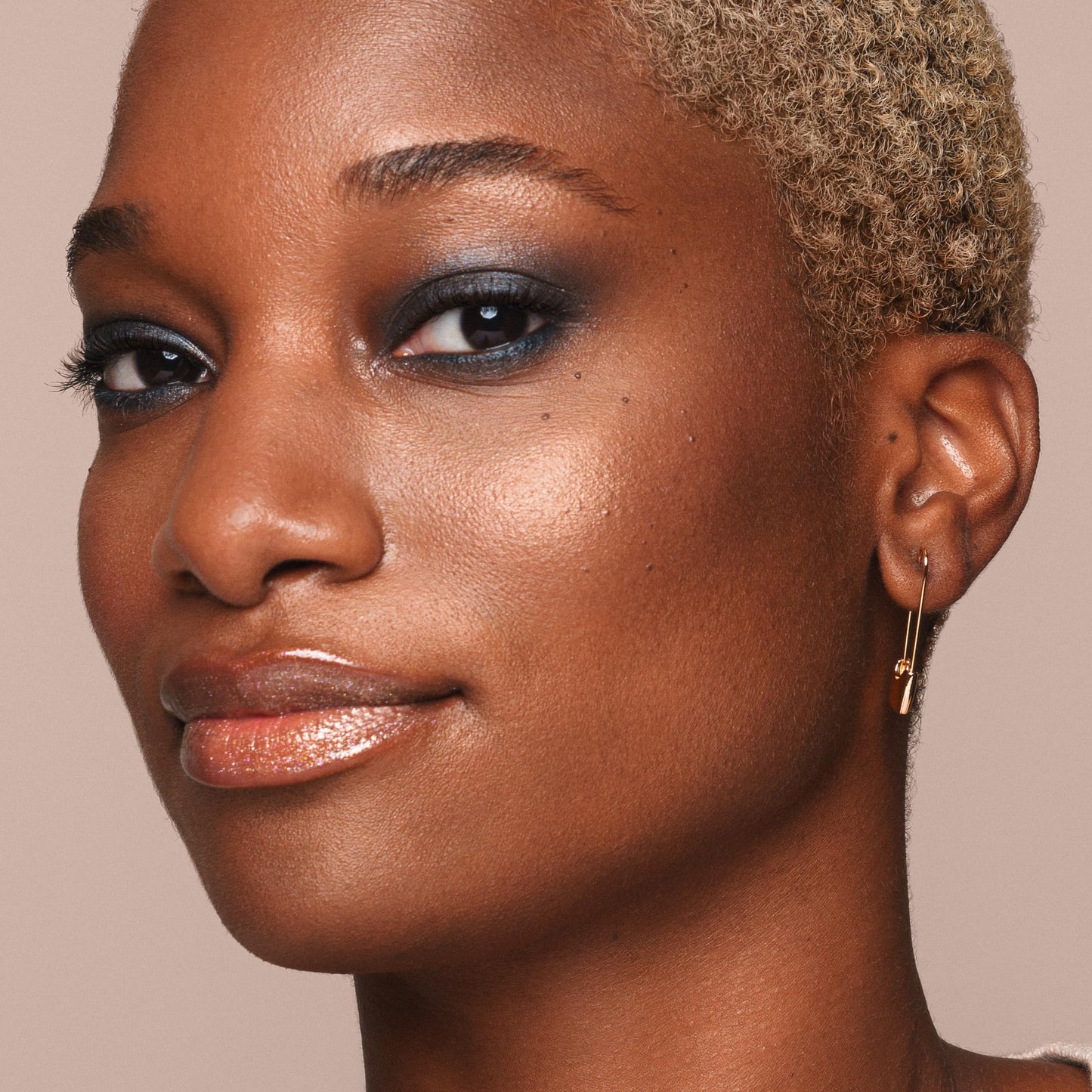 Jouer Powder Highlighter - Highlighter Powder for Face - Luminizer Makeup - Buildable Pigment - Talc, Paraben, Cruelty Free & Vegan - Skinny Dip Beauty & Personal Care Jouer