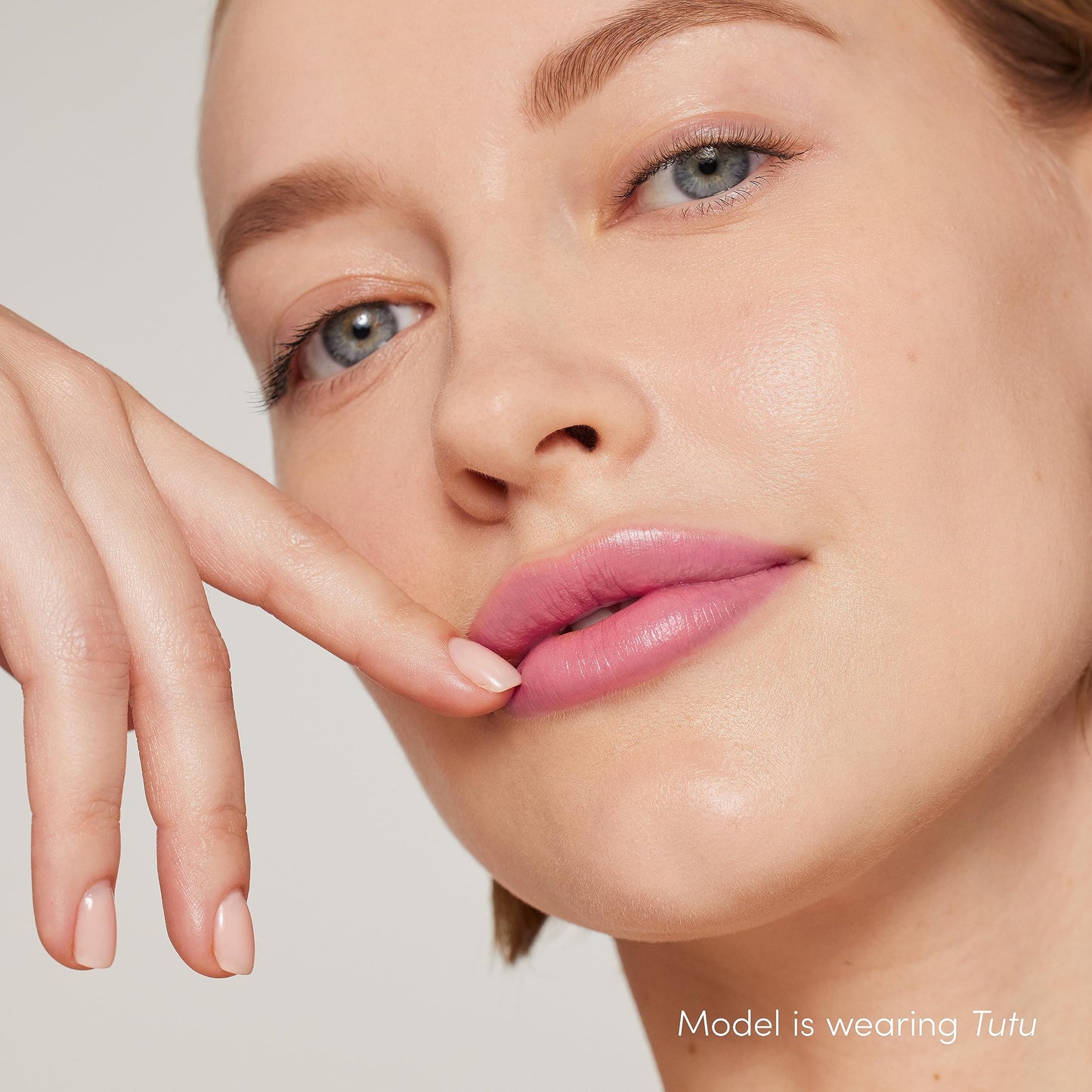 jane iredale ColorLuxe Hydrating Cream Lipstick, Creamy, Highly Pigmented Lip Color Delivers Weightless Moisture and Bold Payoff, Satin Finish, Vegan Beauty & Personal Care jane iredale