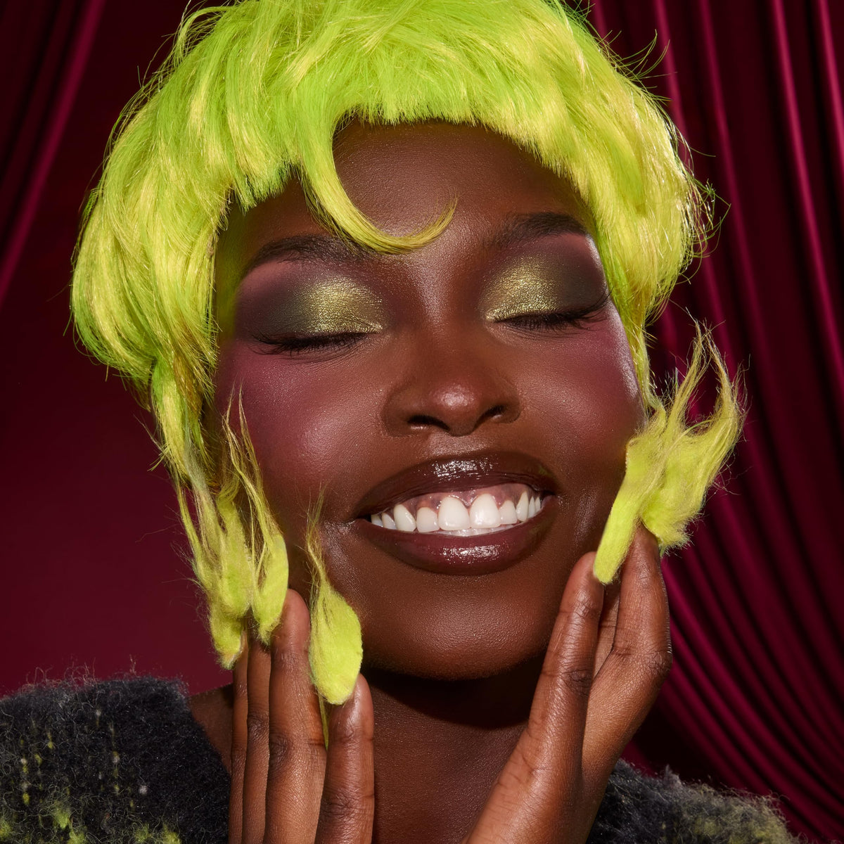 ColourPop x The Grinch How The Grinch Stole Christmas Eyeshadow Palette - Limited Edition 15 Pan Eye Makeup Palette with 5 Buildable & Blendable… Beauty & Personal Care ColourPop