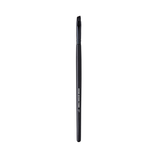 e.l.f. Small Angled Brush, Creates Even, Thin & Straight Lines, Great For Applying Lip Color, Eyebrow Color & Eyeliner, Vegan & Cruelty-Free Beauty & Personal Care e.l.f.